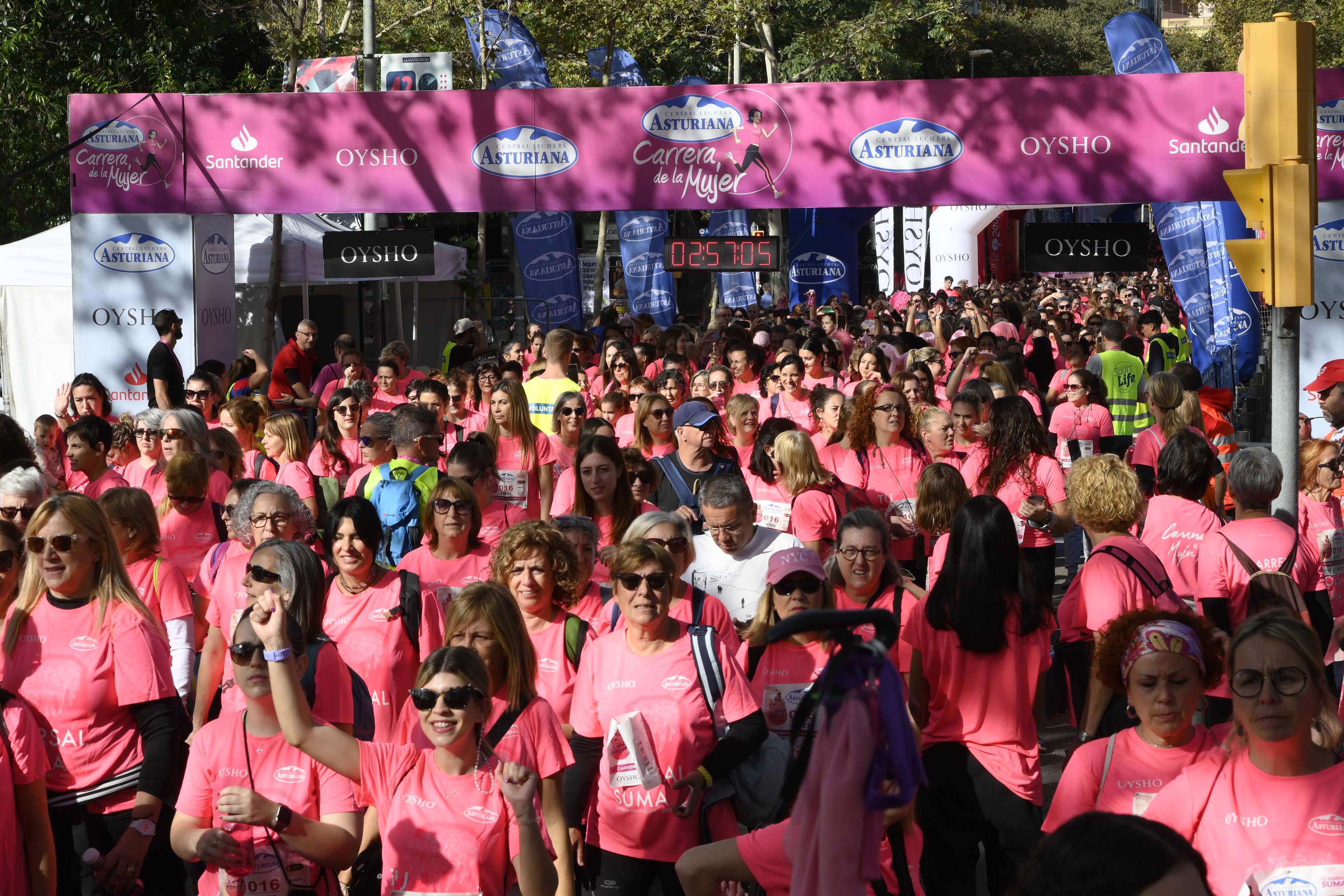 Las mejores fotos de la Carrera de la Mujer de Barcelona 2023. 8214