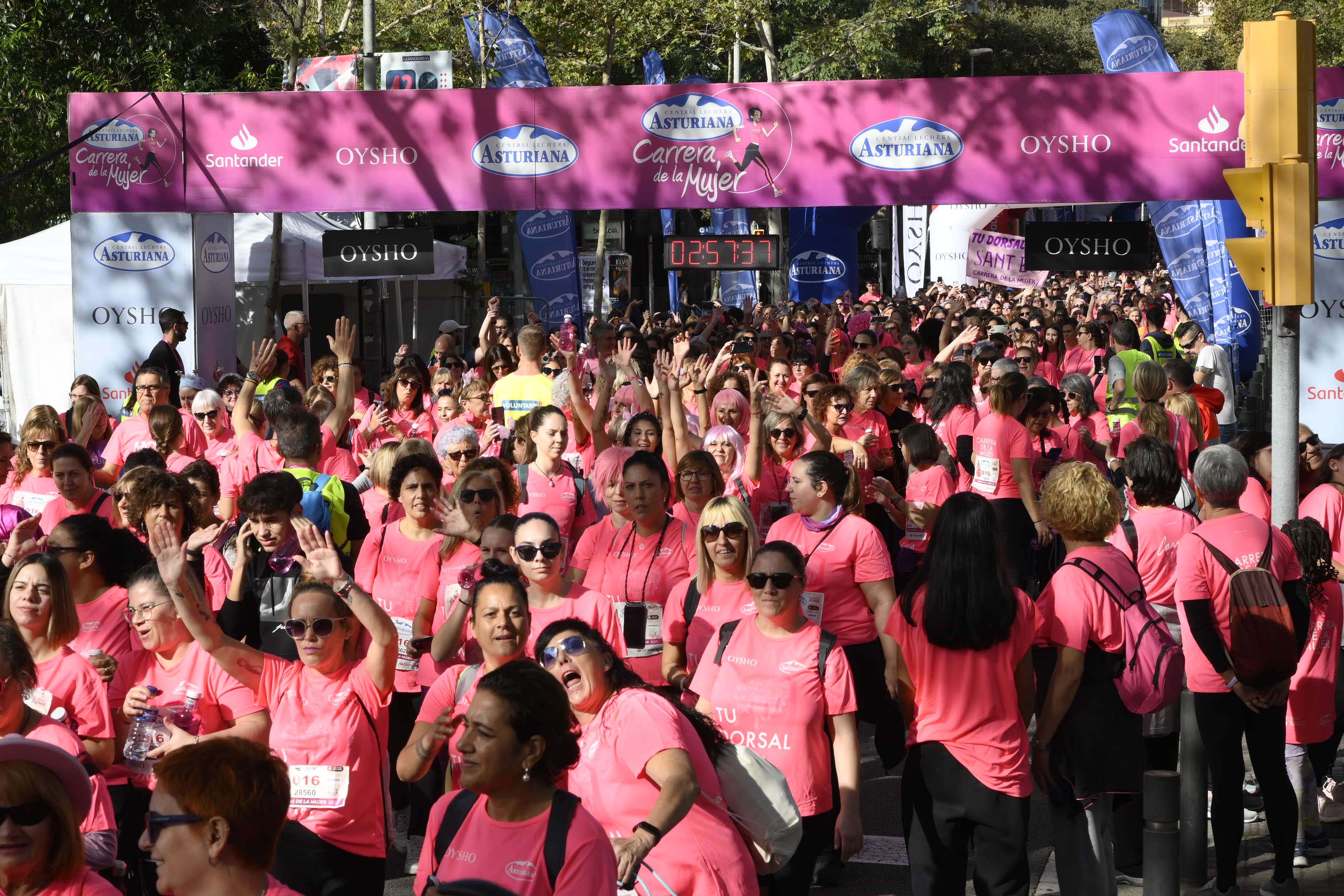 Las mejores fotos de la Carrera de la Mujer de Barcelona 2023. 8230