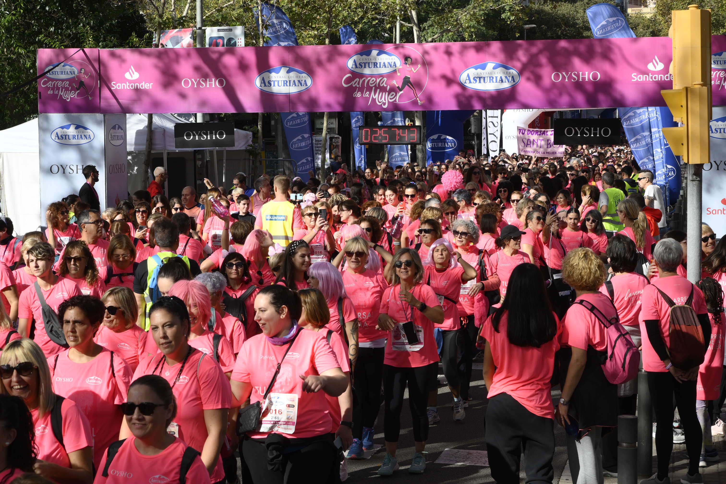Las mejores fotos de la Carrera de la Mujer de Barcelona 2023. 8233