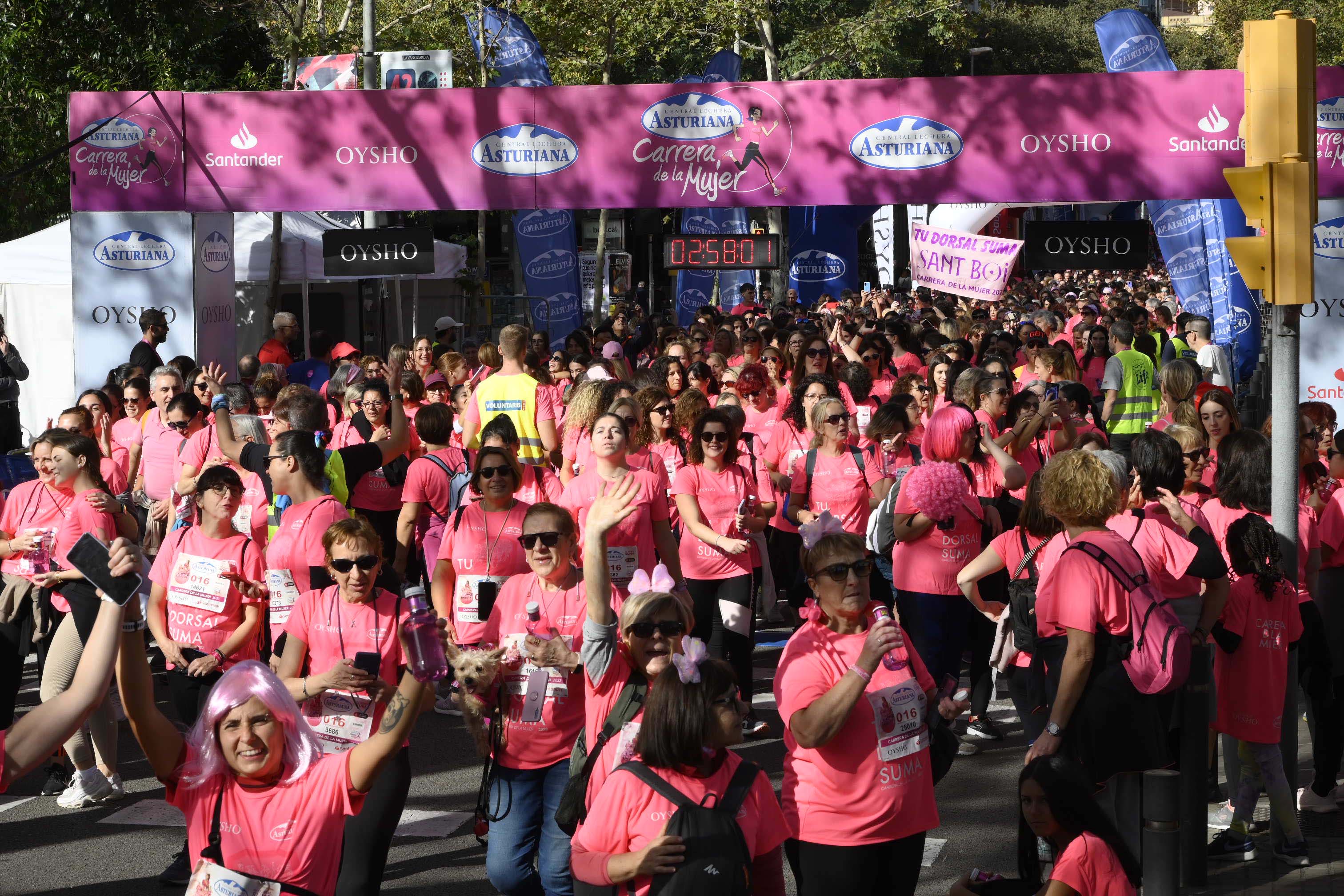 Las mejores fotos de la Carrera de la Mujer de Barcelona 2023. 8242