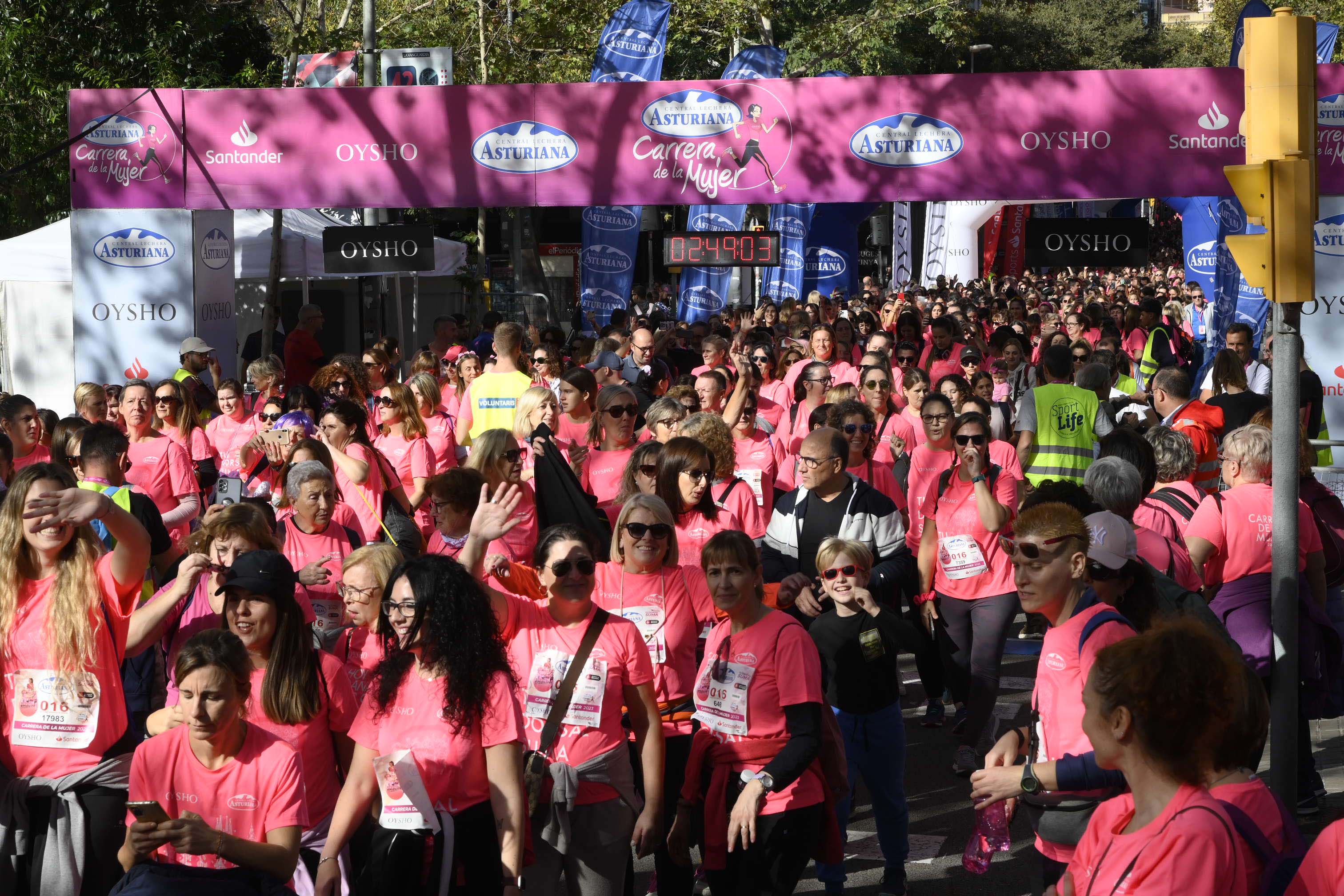 Las mejores fotos de la Carrera de la Mujer de Barcelona 2023. 7973