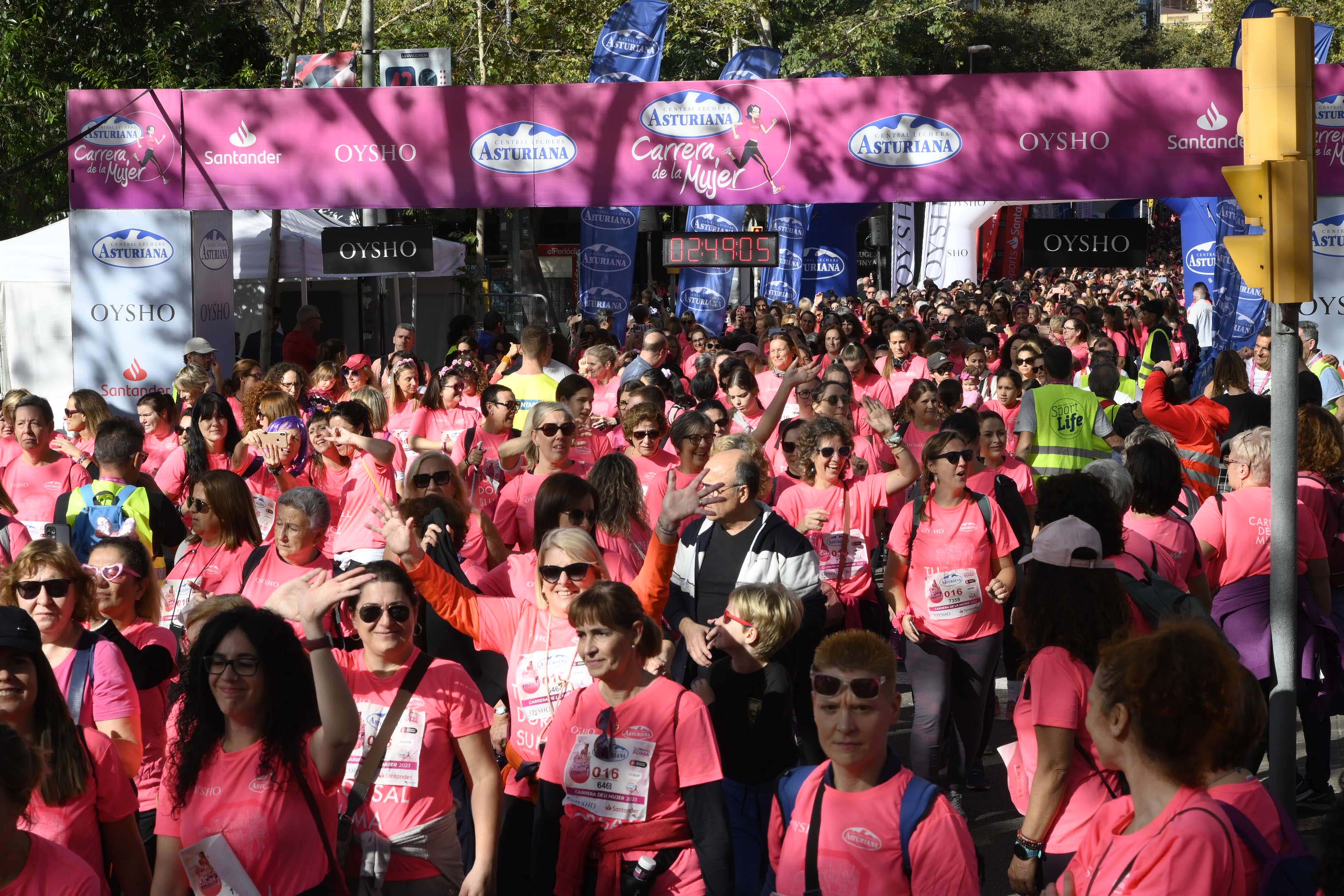 Las mejores fotos de la Carrera de la Mujer de Barcelona 2023. 7974