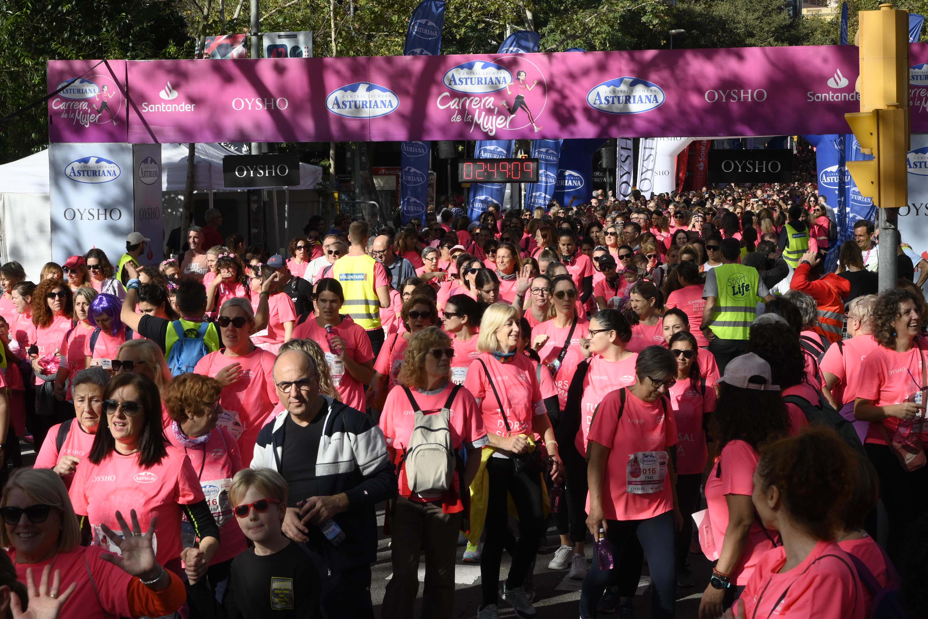 Las mejores fotos de la Carrera de la Mujer de Barcelona 2023. 7976