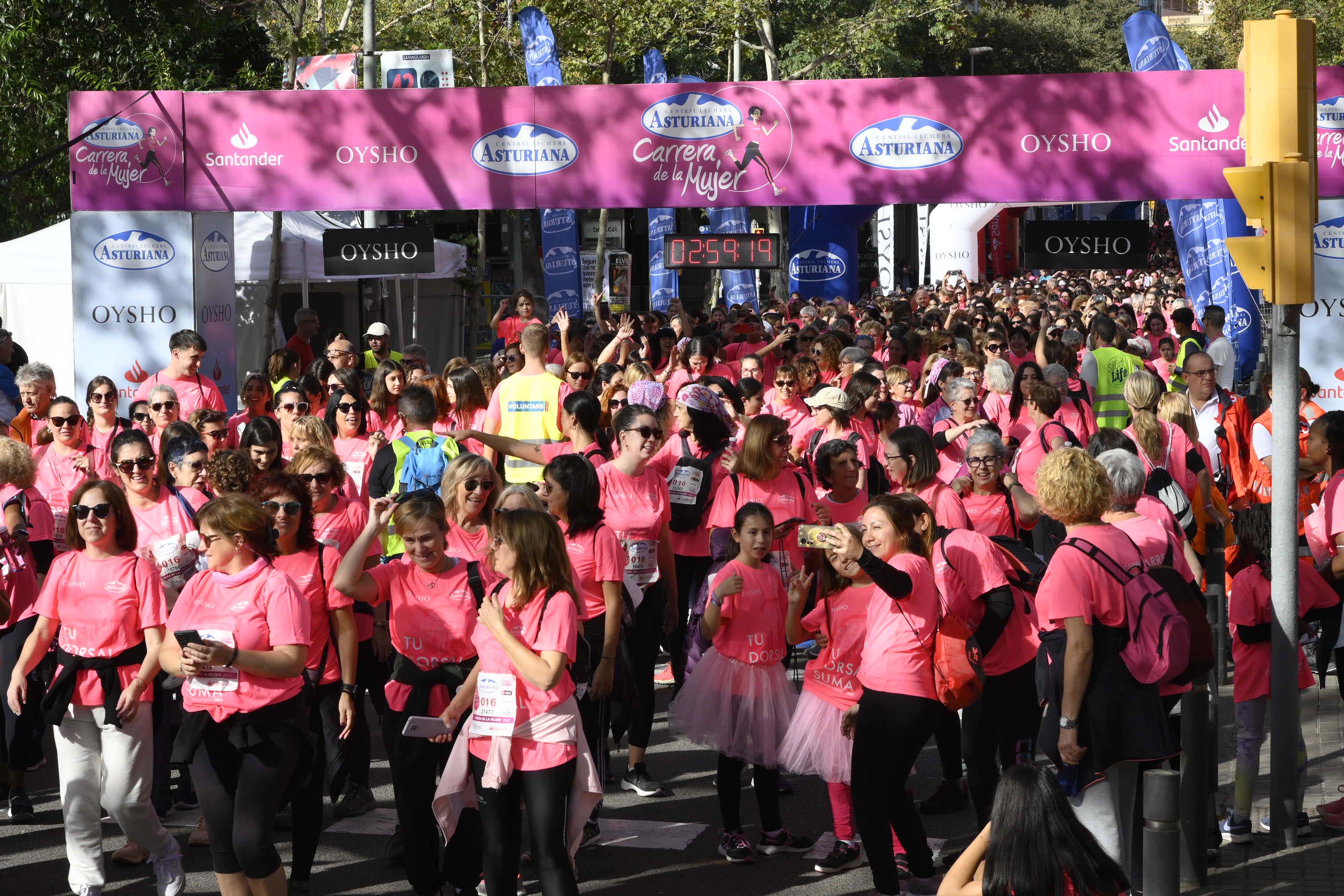 Las mejores fotos de la Carrera de la Mujer de Barcelona 2023. 8281