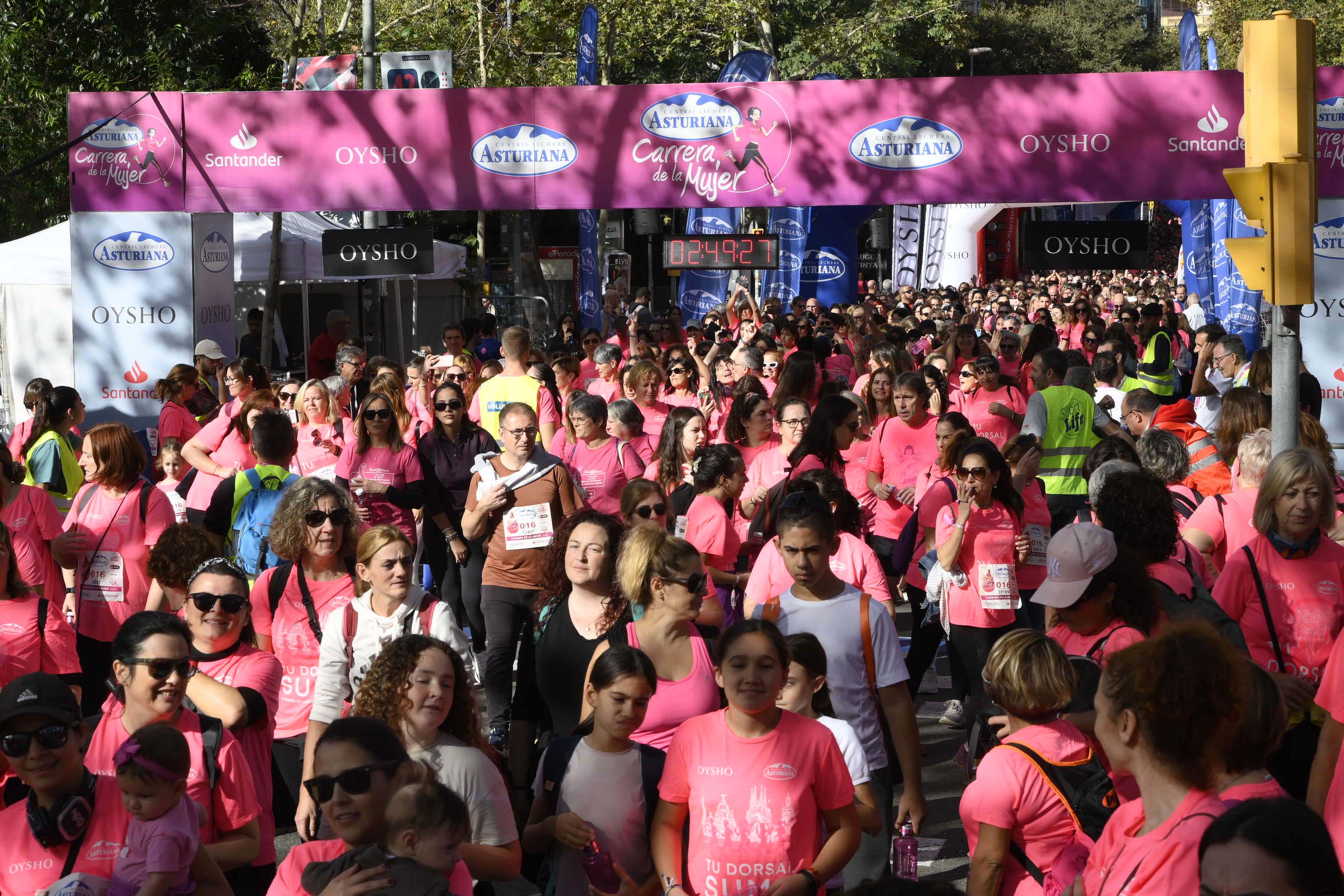 Las mejores fotos de la Carrera de la Mujer de Barcelona 2023. 7985