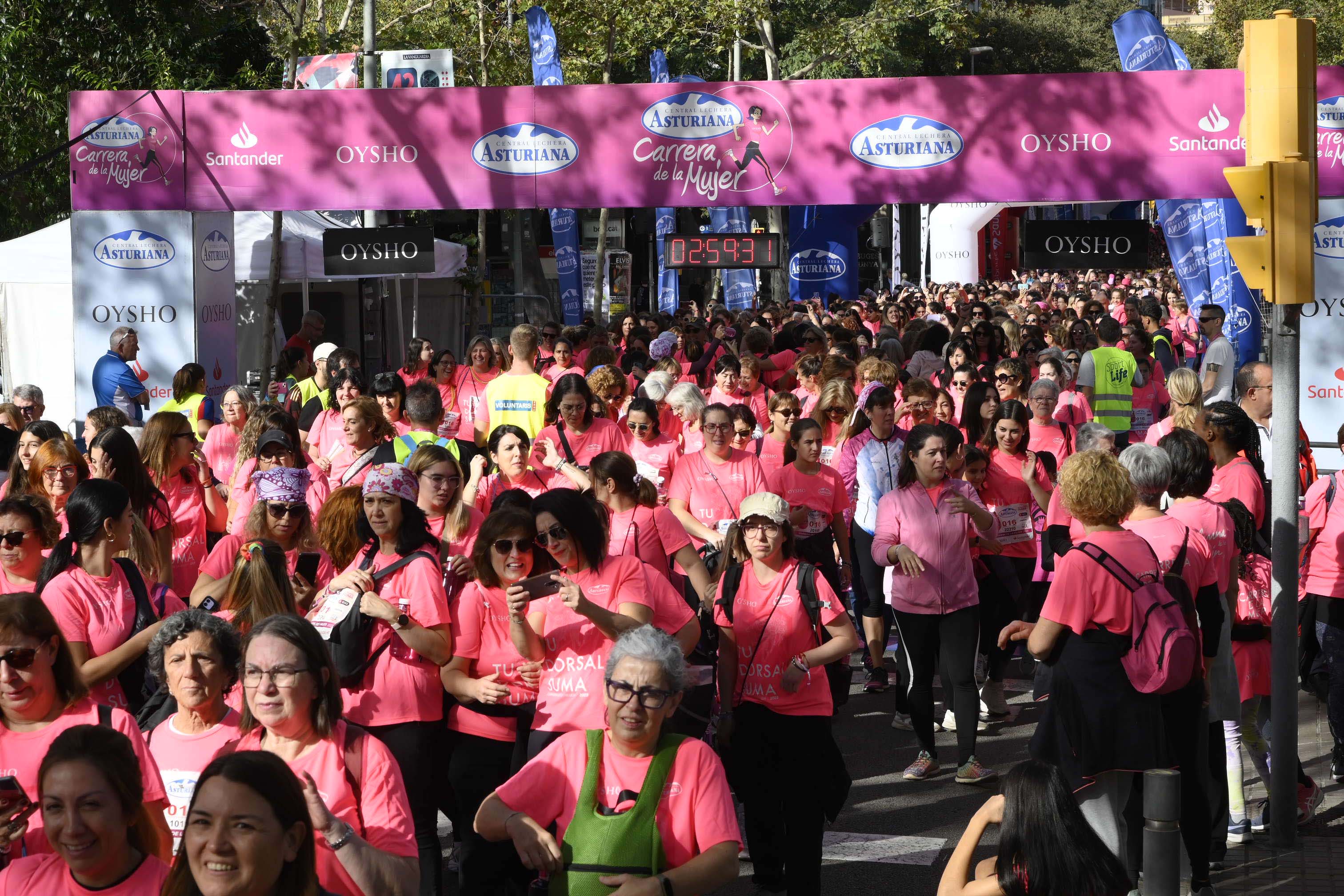 Las mejores fotos de la Carrera de la Mujer de Barcelona 2023. 8287