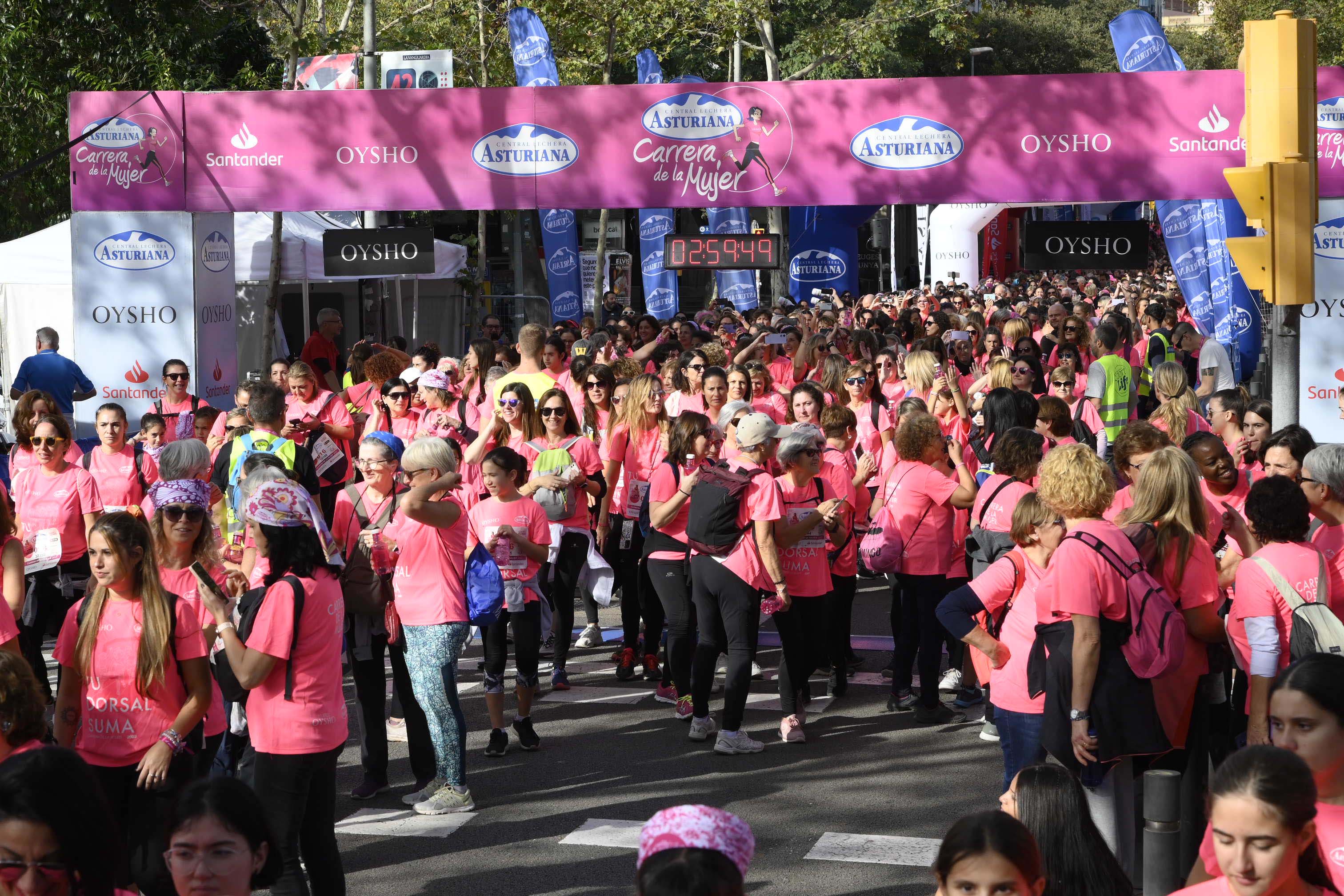 Las mejores fotos de la Carrera de la Mujer de Barcelona 2023. 8296