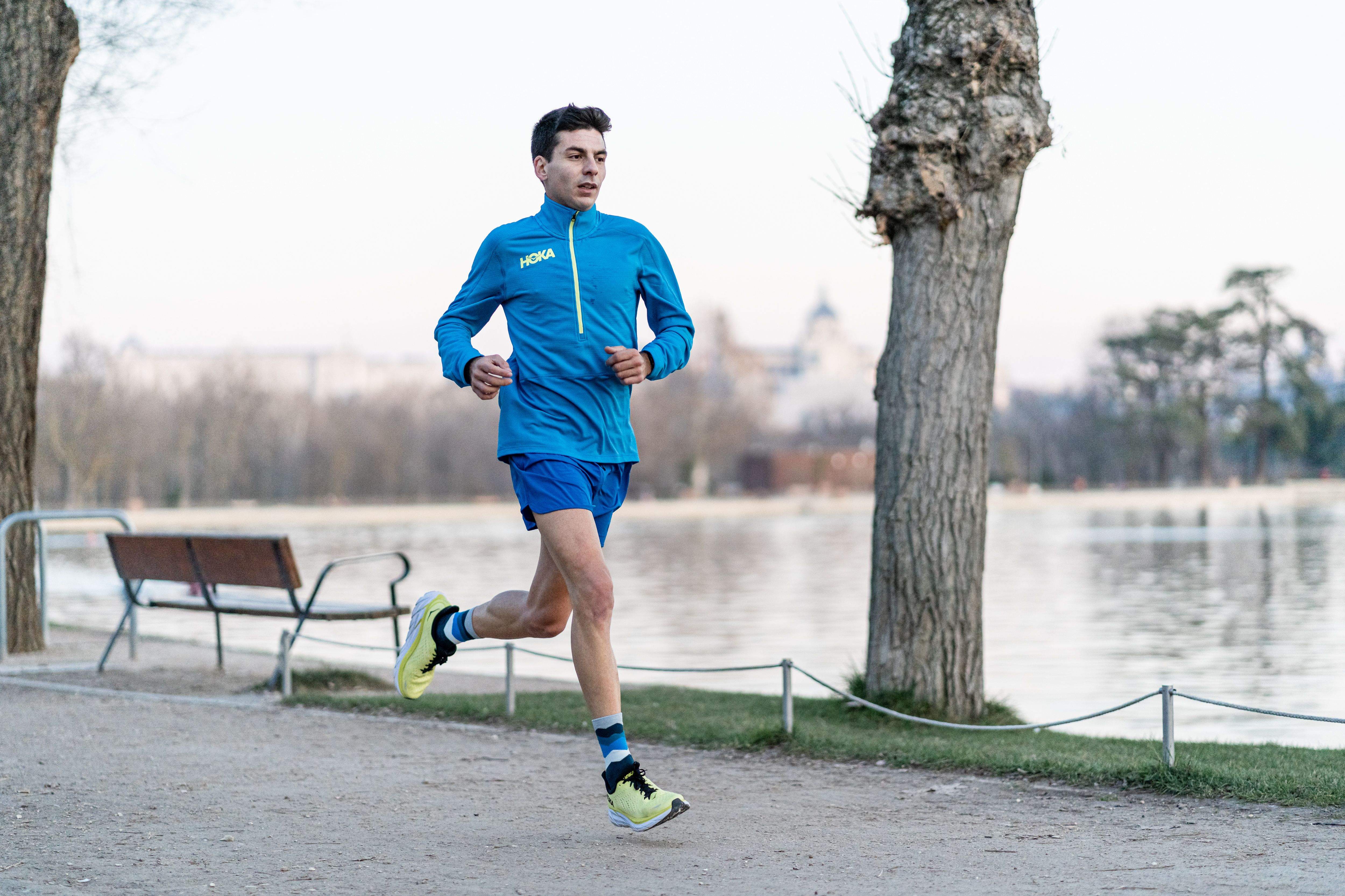1998 kilómetros son los que ha hecho Yago Rojo en las 11 semanas de preparación específica para el Maratón Valencia Trinidad Alfonso 2023. SPORTMEDIA