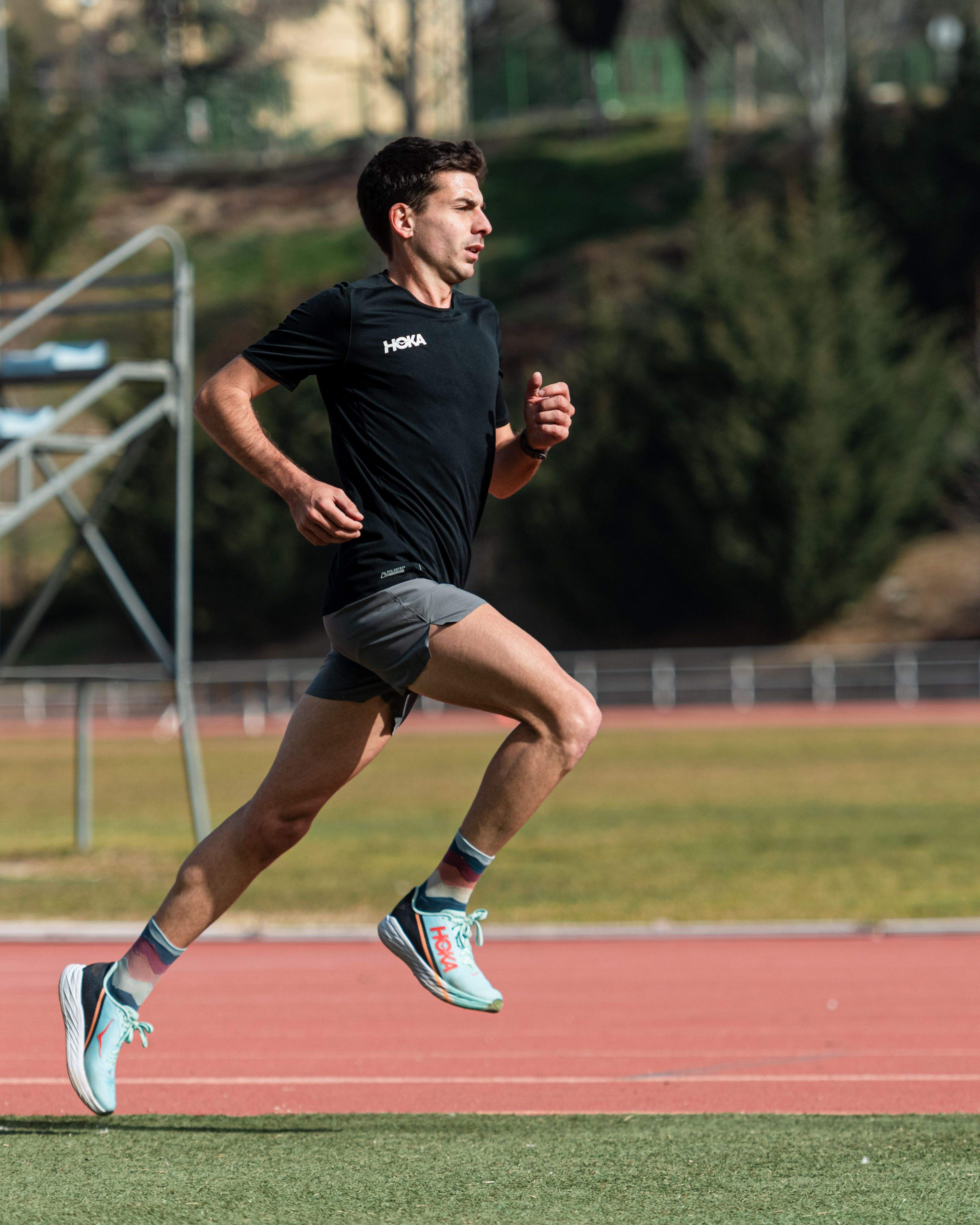 Yago Rojo entrenando en la pista del INEF de Madrid. SPORTMEDIA