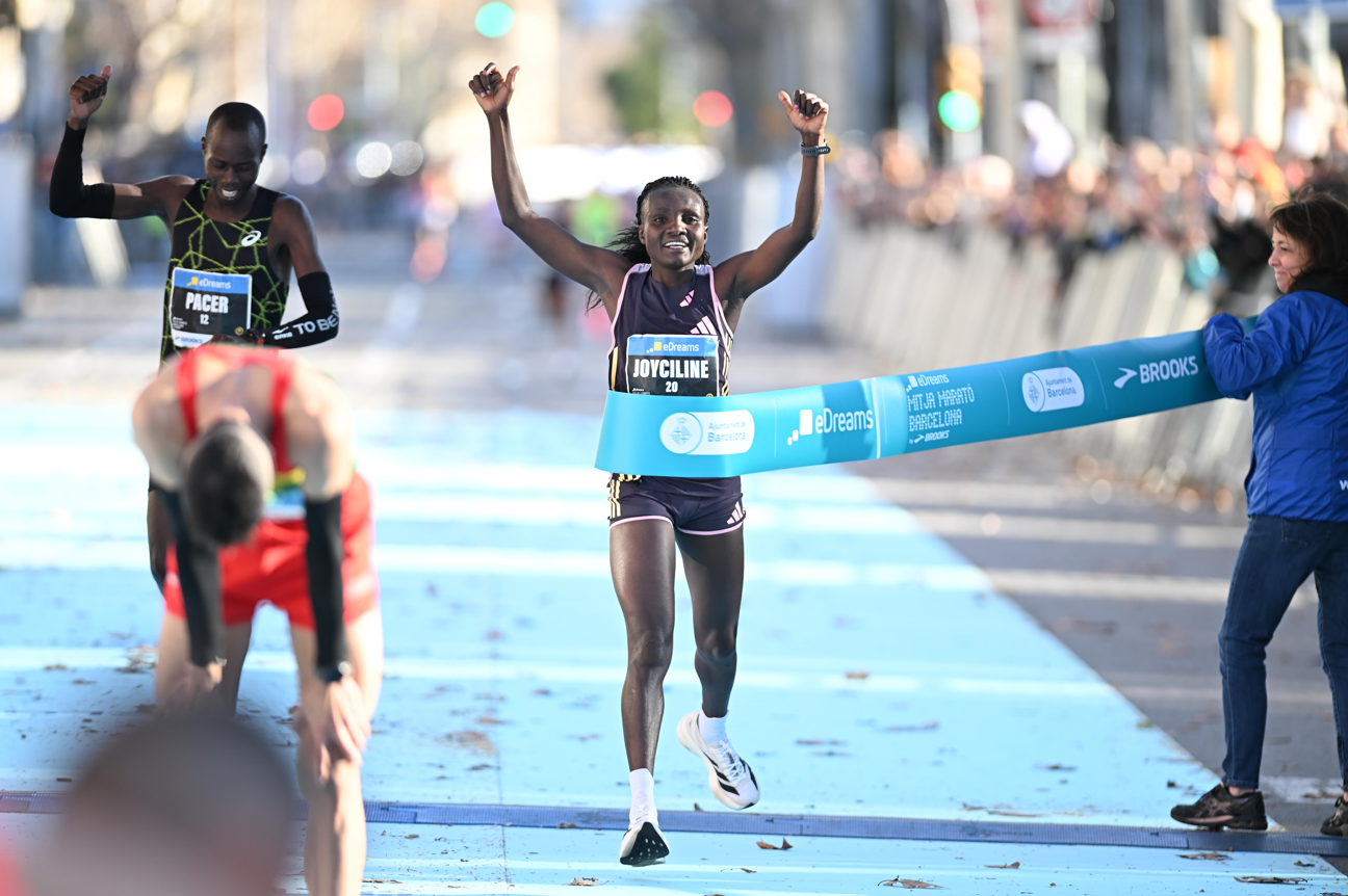 Jepkosgei ha batido el récord femenino de la Mitja Marató de Barcelona.