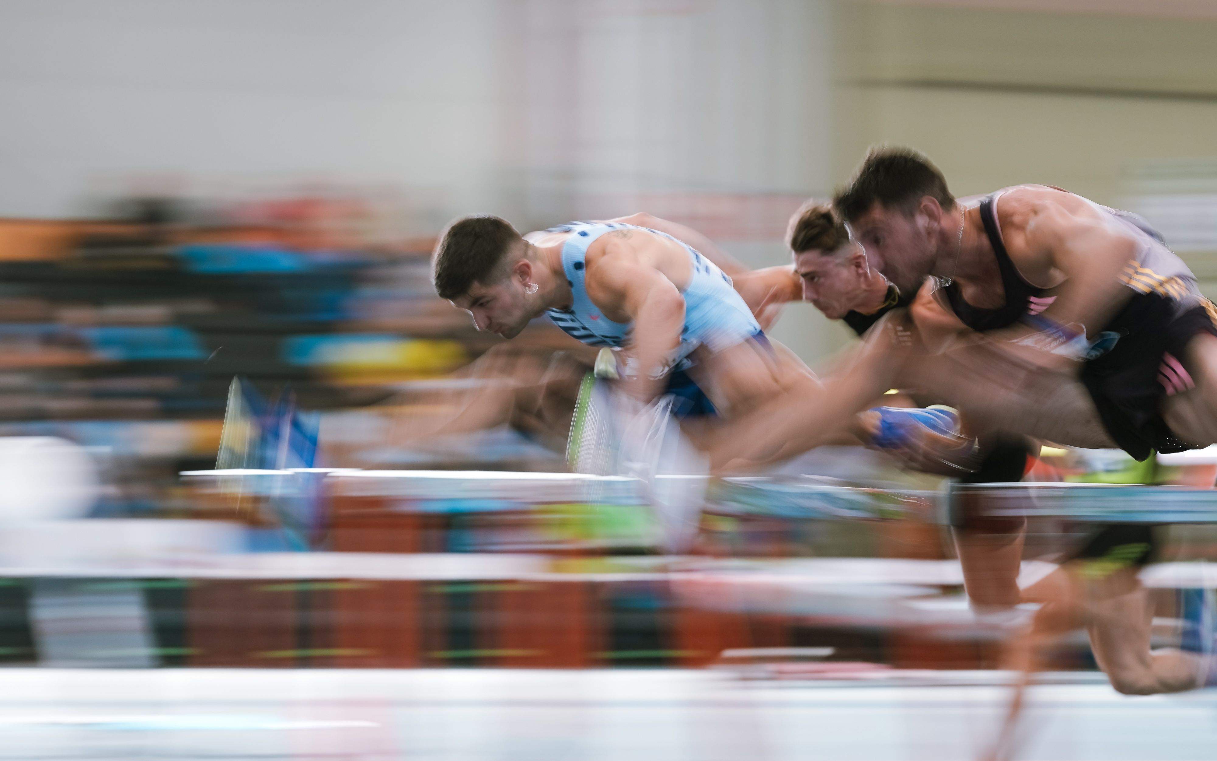 El campeonato se cerró con un espectacular duelo en los 60 metros vallas entre Asier Martínez y Quique Llopis que se llevó el navarro. SPORTMEDIA.