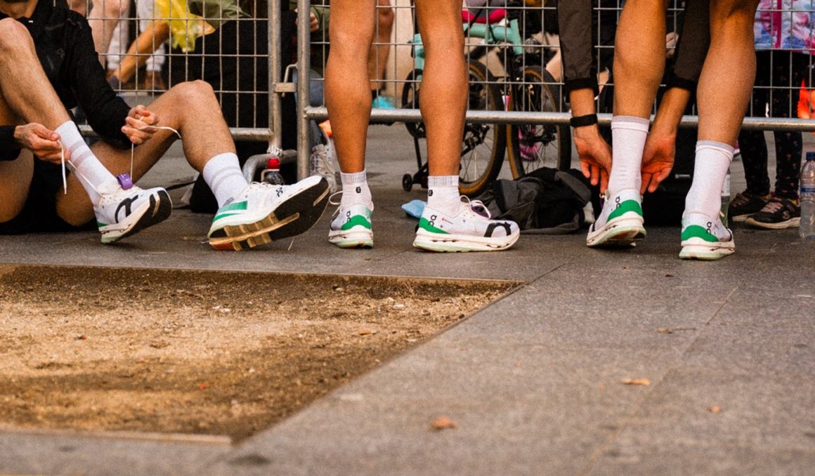 Las zapatillas con placa de fibra de carbono son las más vistas en las carreras en ruta. DAVID ACEDO.