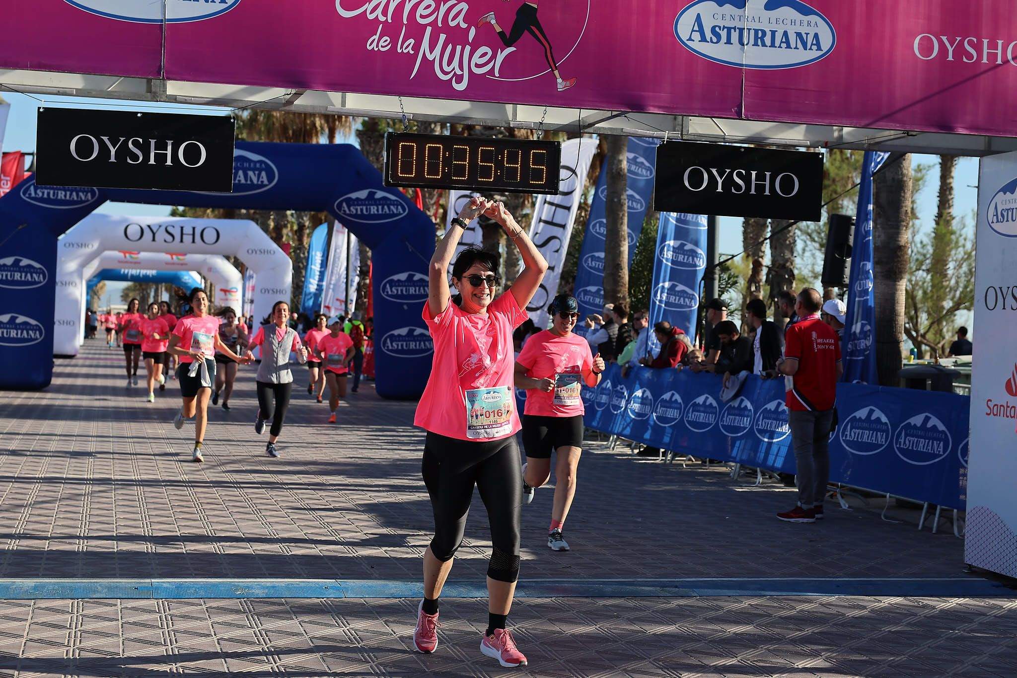 Las mejores fotos de la Carrera de la Mujer Central Lechera Asturiana de Valencia 2024. 0404
