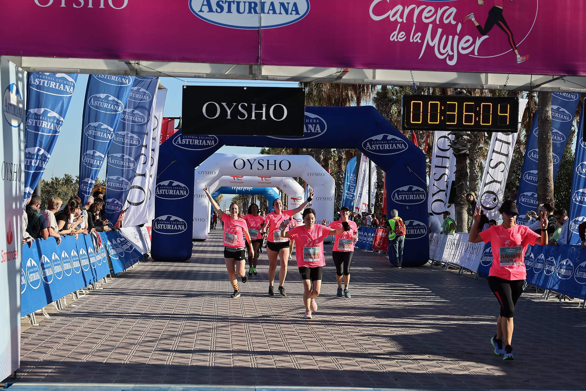 Las mejores fotos de la Carrera de la Mujer Central Lechera Asturiana de Valencia 2024. 0416