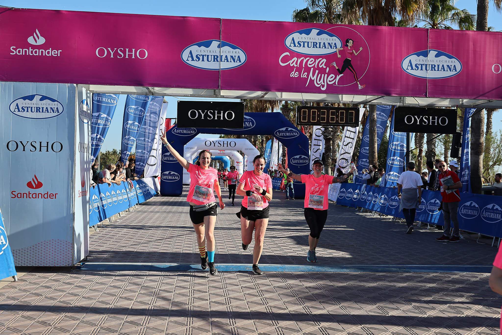 Las mejores fotos de la Carrera de la Mujer Central Lechera Asturiana de Valencia 2024. 0418