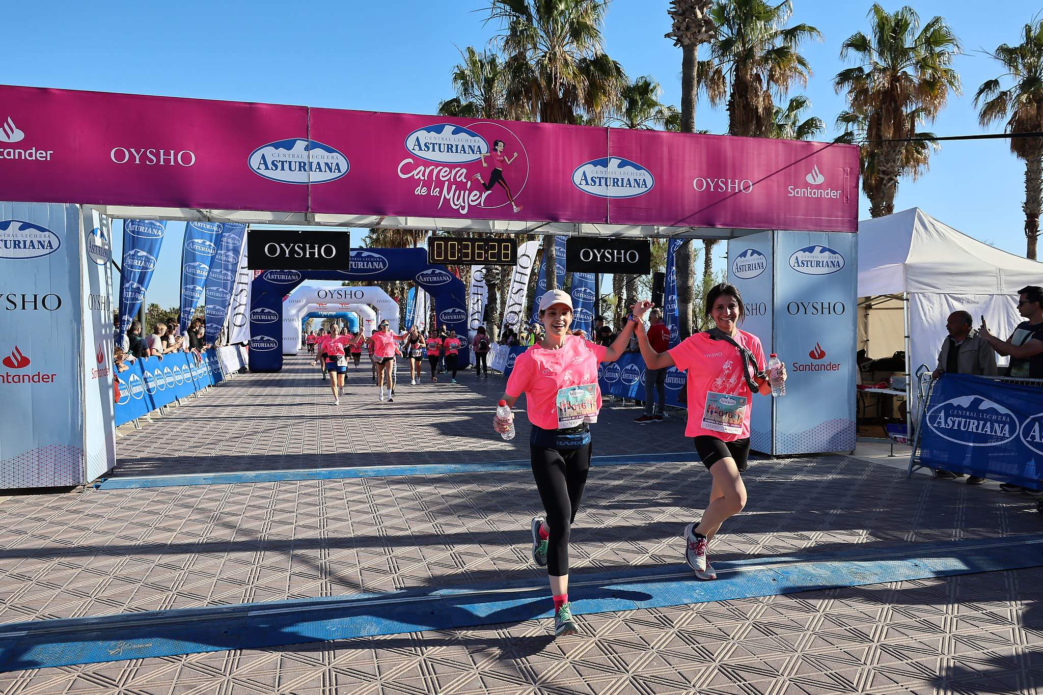 Las mejores fotos de la Carrera de la Mujer Central Lechera Asturiana de Valencia 2024. 0429