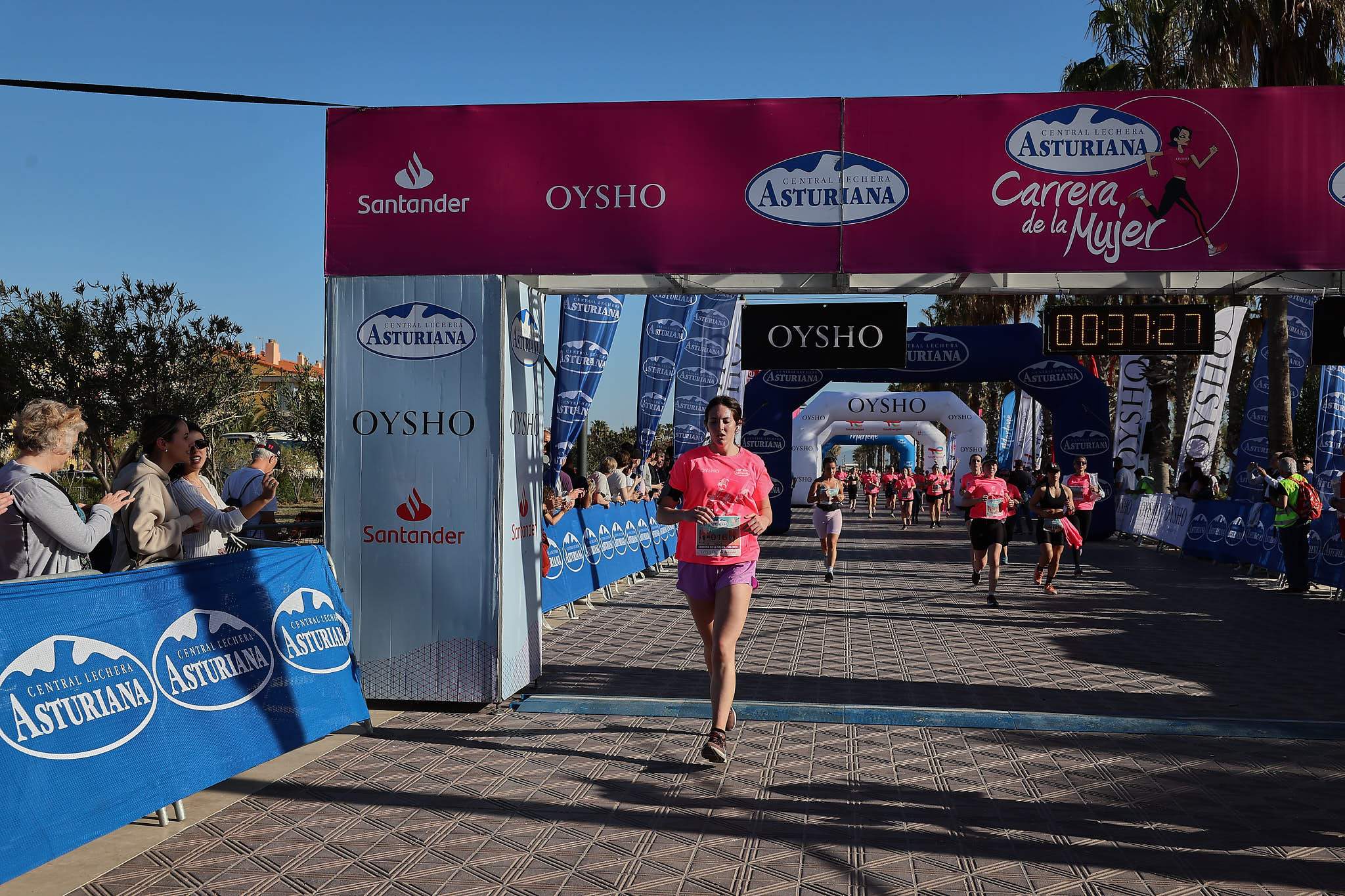Las mejores fotos de la Carrera de la Mujer Central Lechera Asturiana de Valencia 2024. 0467