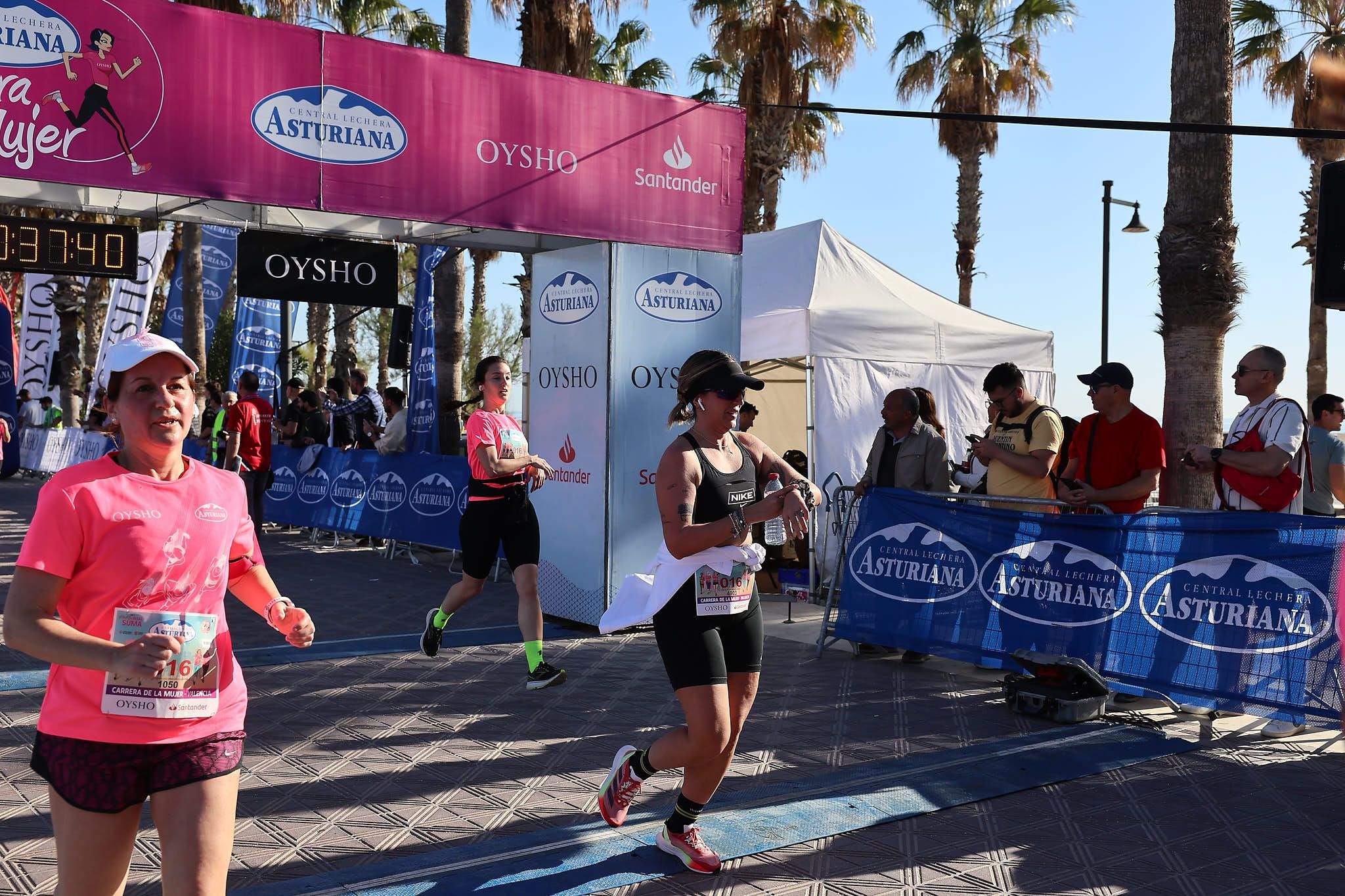 Las mejores fotos de la Carrera de la Mujer Central Lechera Asturiana de Valencia 2024. 0476