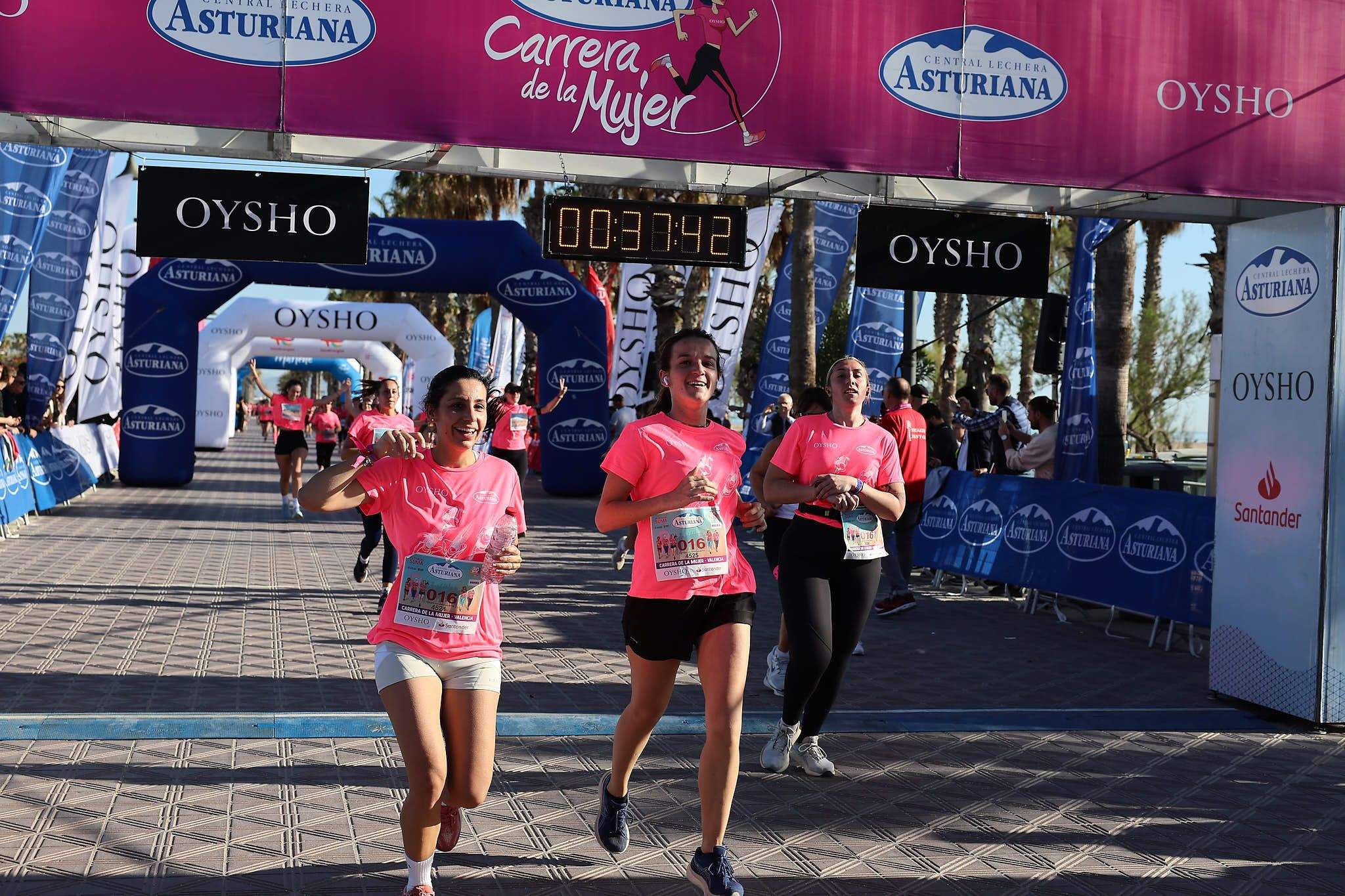Las mejores fotos de la Carrera de la Mujer Central Lechera Asturiana de Valencia 2024. 0479