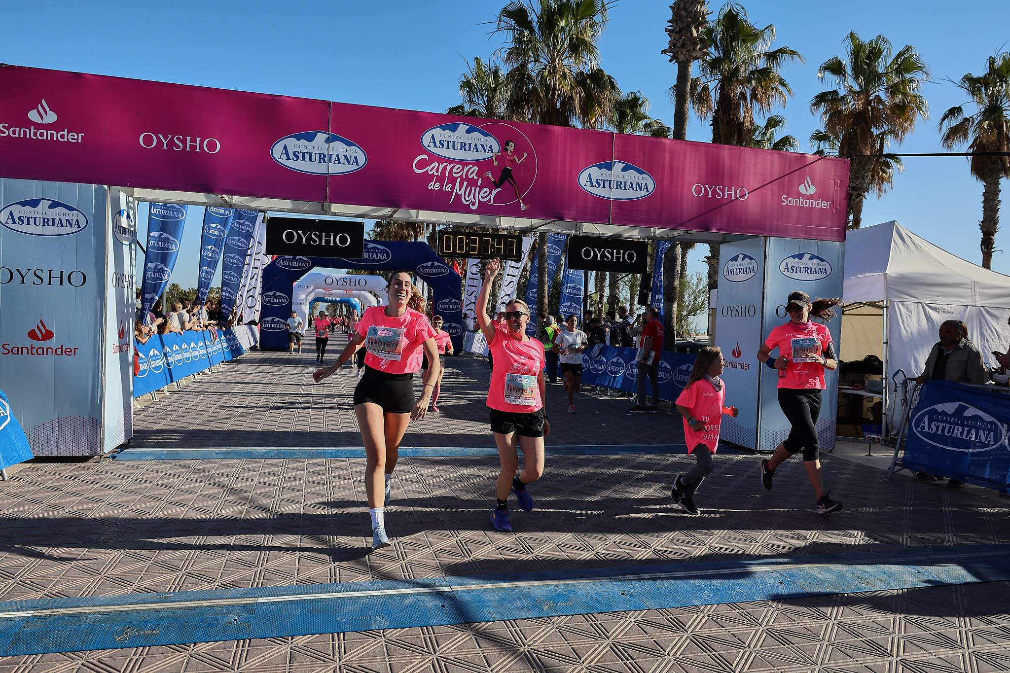 Las mejores fotos de la Carrera de la Mujer Central Lechera Asturiana de Valencia 2024. 0483
