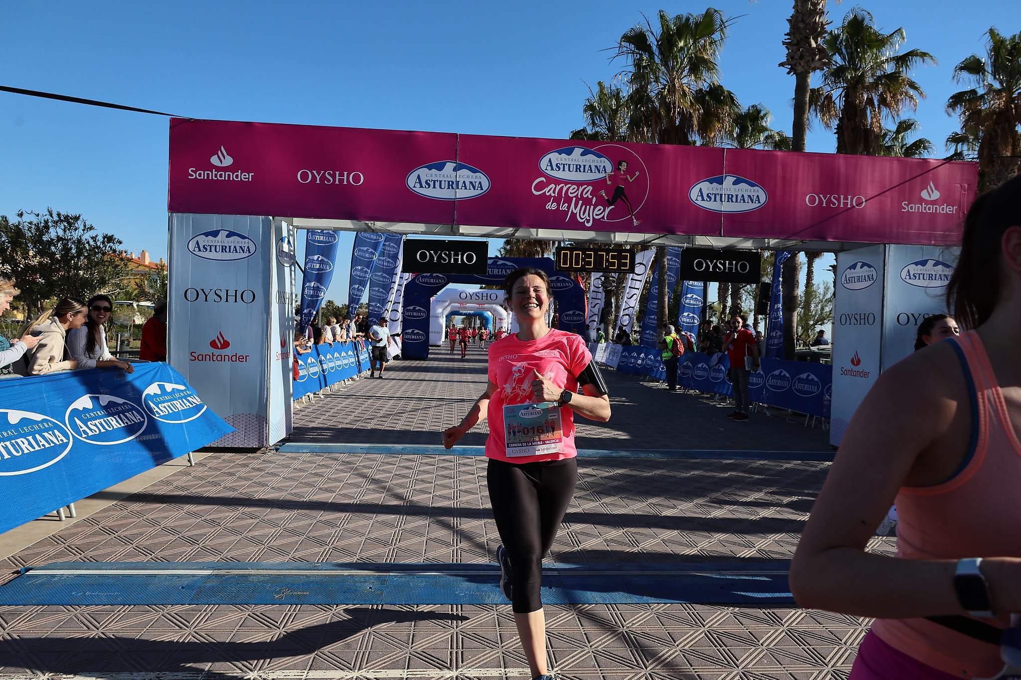Las mejores fotos de la Carrera de la Mujer Central Lechera Asturiana de Valencia 2024. 0489