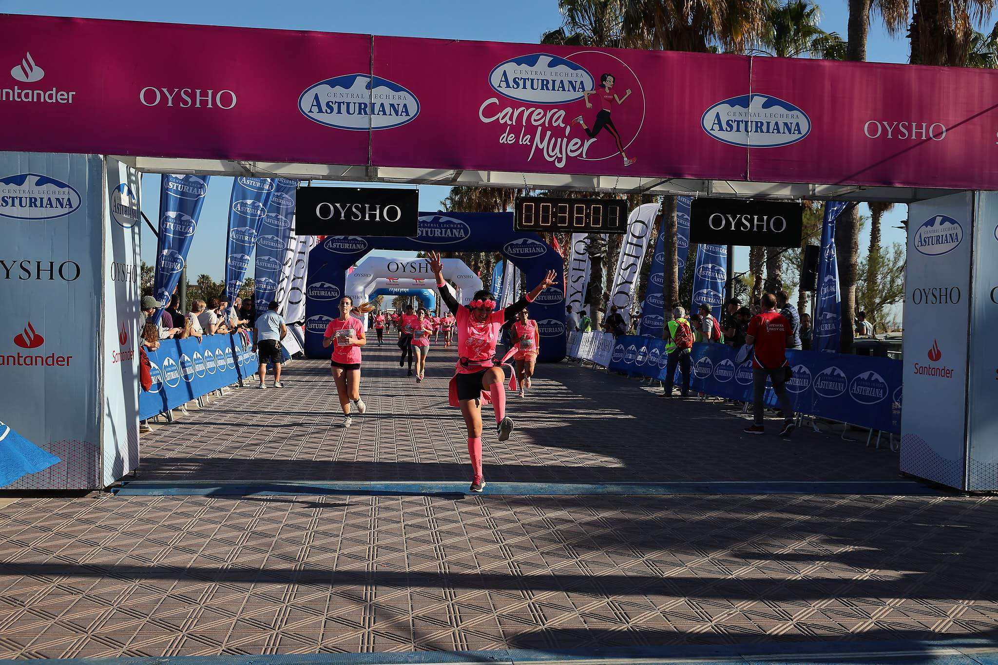 Las mejores fotos de la Carrera de la Mujer Central Lechera Asturiana de Valencia 2024. 0492