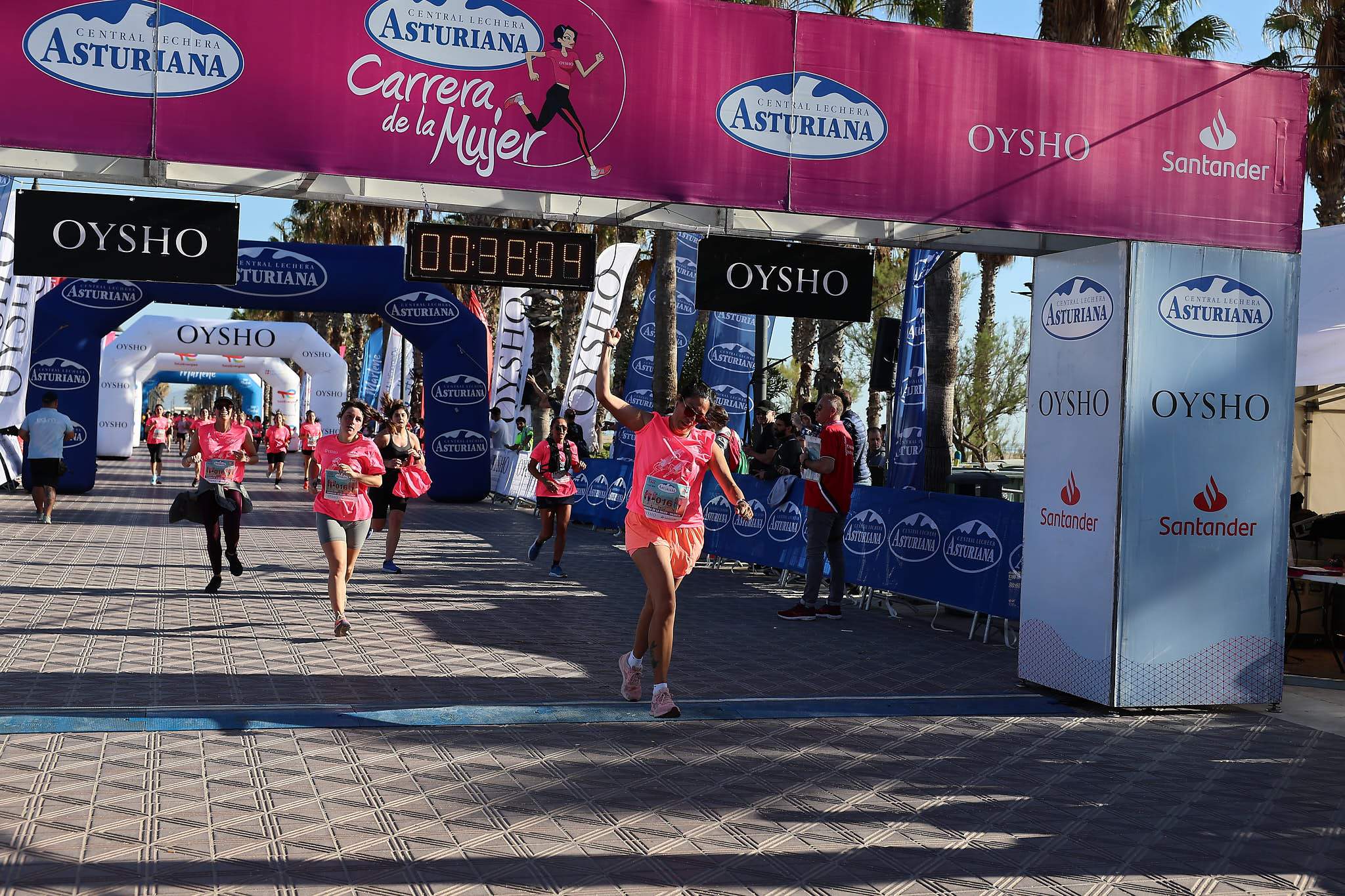 Las mejores fotos de la Carrera de la Mujer Central Lechera Asturiana de Valencia 2024. 0494