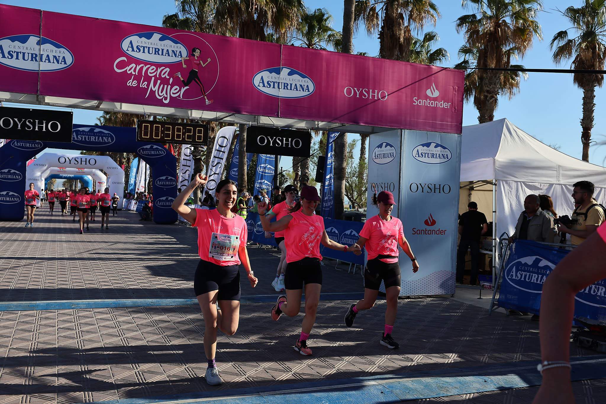 Las mejores fotos de la Carrera de la Mujer Central Lechera Asturiana de Valencia 2024. 0512