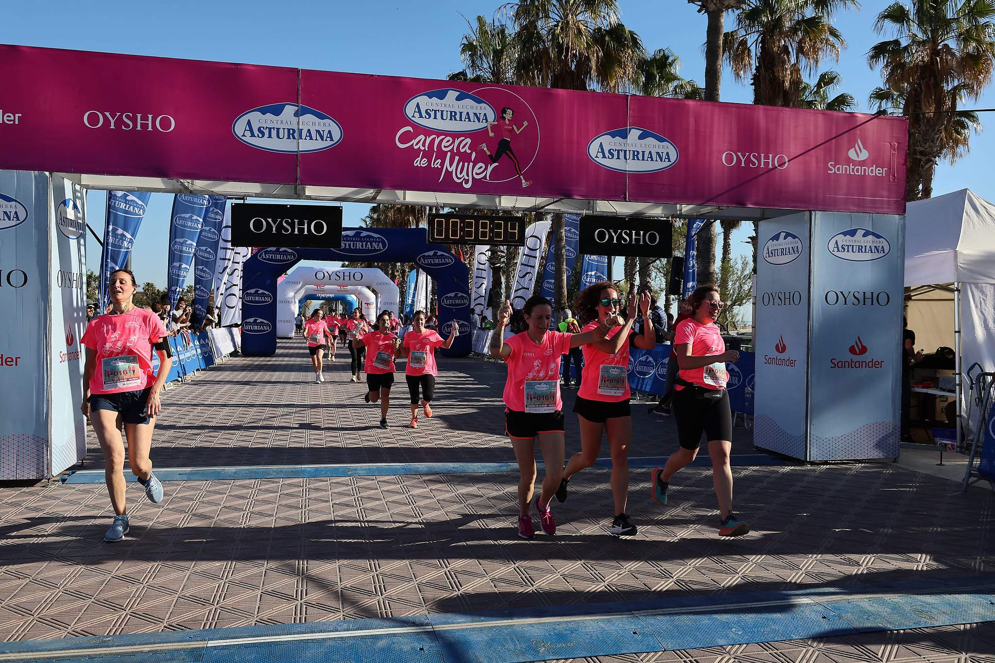 Las mejores fotos de la Carrera de la Mujer Central Lechera Asturiana de Valencia 2024. 0514