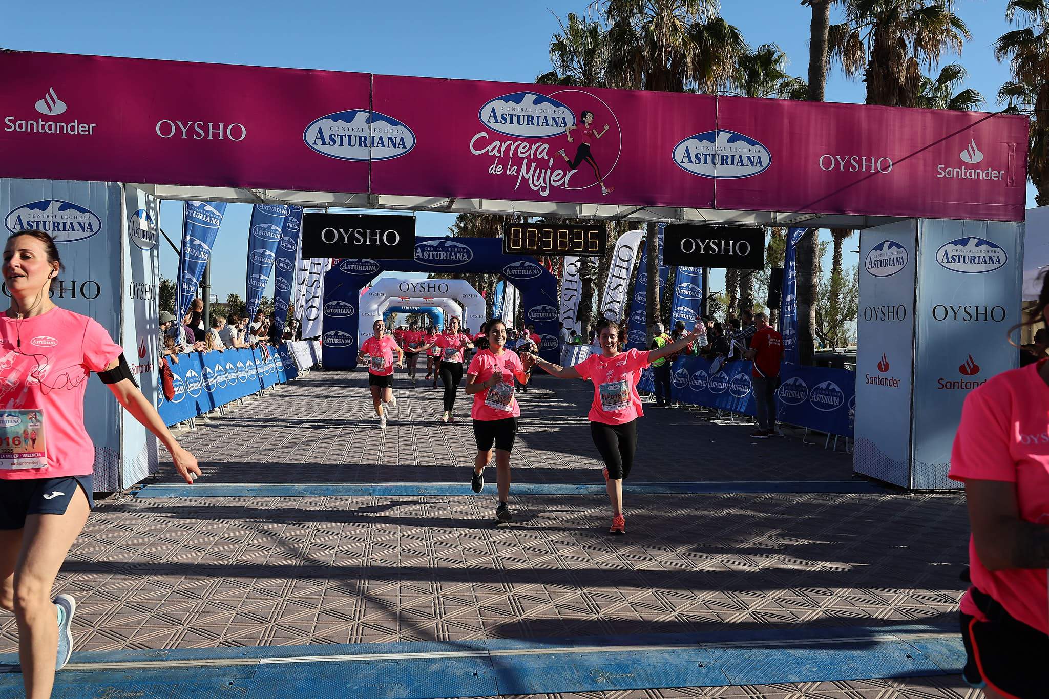 Las mejores fotos de la Carrera de la Mujer Central Lechera Asturiana de Valencia 2024. 0515