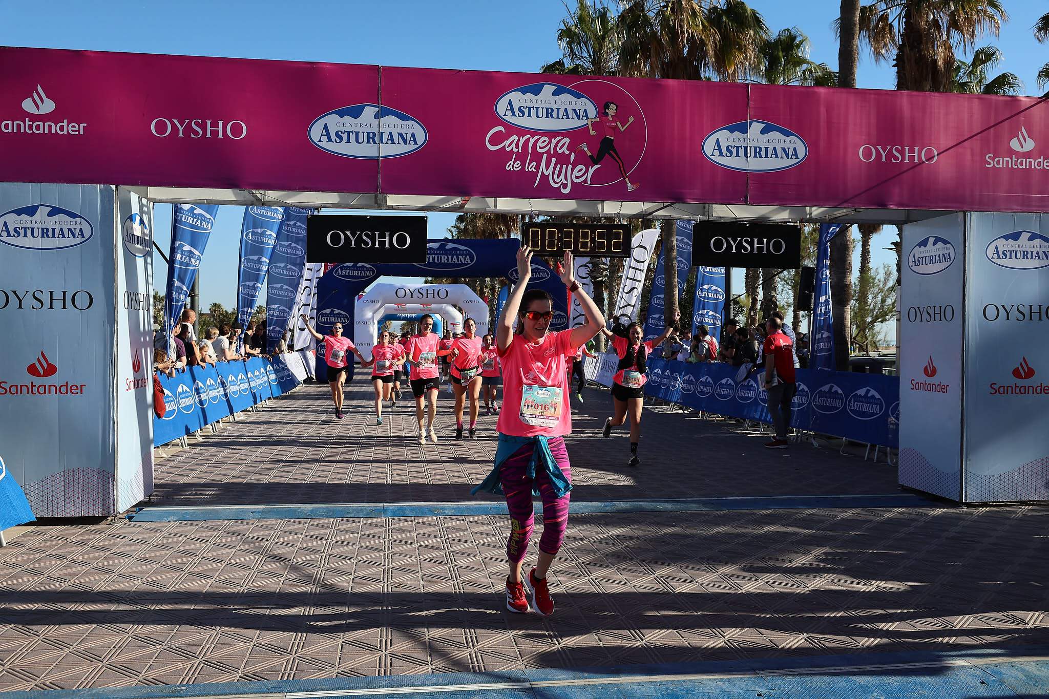 Las mejores fotos de la Carrera de la Mujer Central Lechera Asturiana de Valencia 2024. 0530