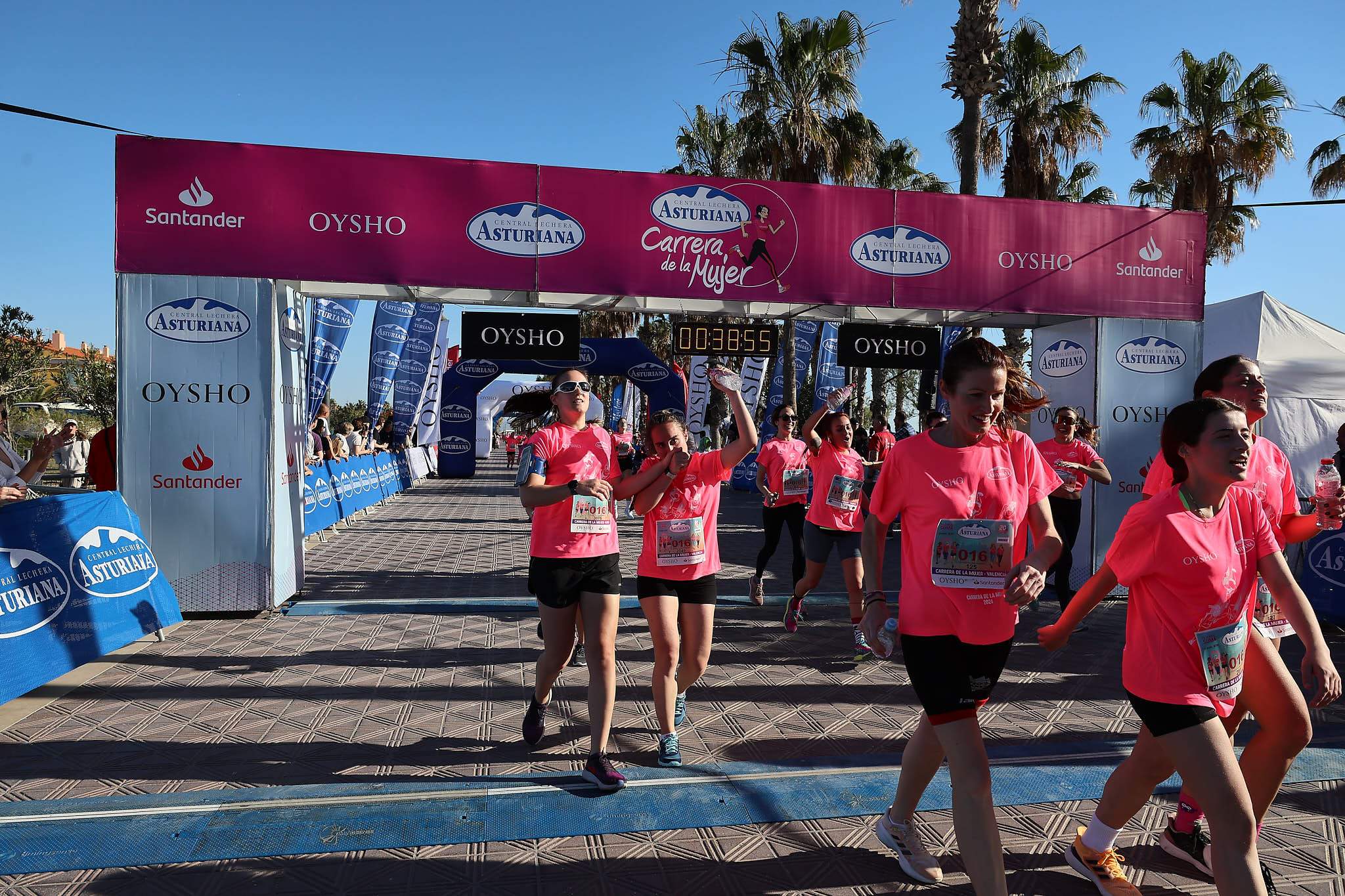 Las mejores fotos de la Carrera de la Mujer Central Lechera Asturiana de Valencia 2024. 0533