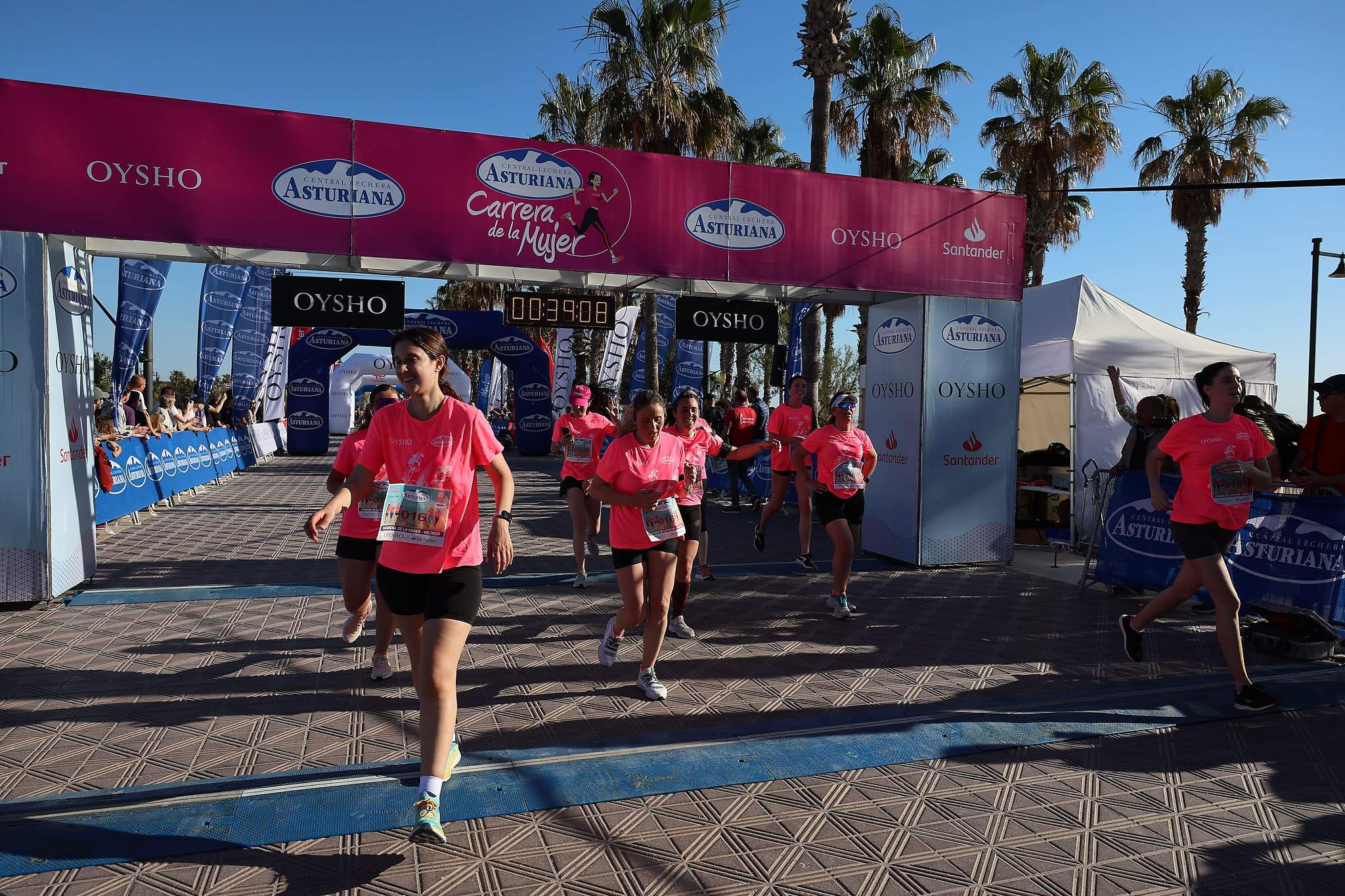 Las mejores fotos de la Carrera de la Mujer Central Lechera Asturiana de Valencia 2024. 0542