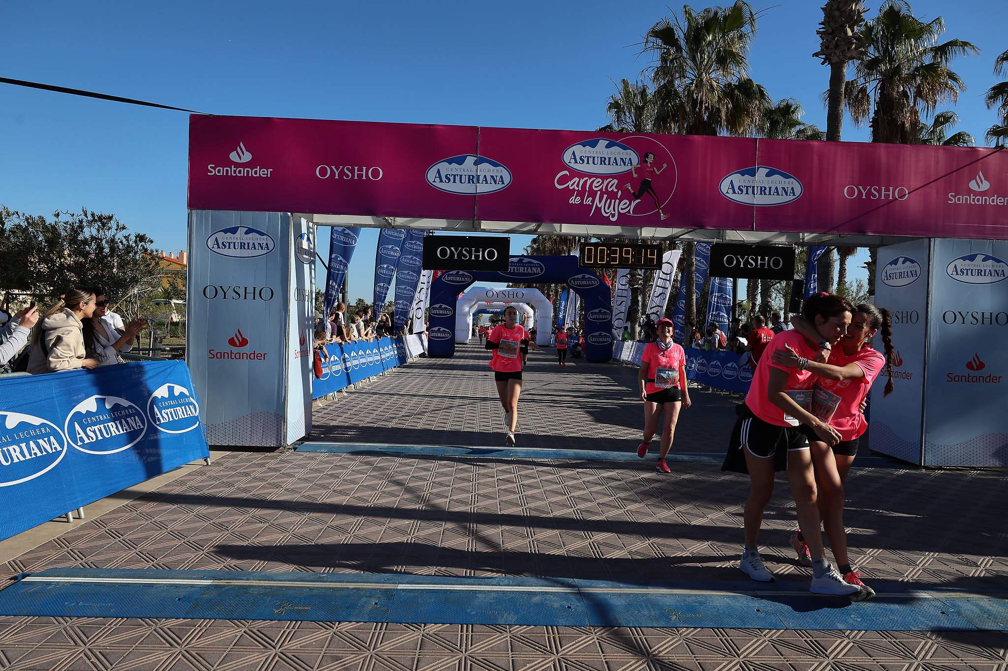 Las mejores fotos de la Carrera de la Mujer Central Lechera Asturiana de Valencia 2024. 0547