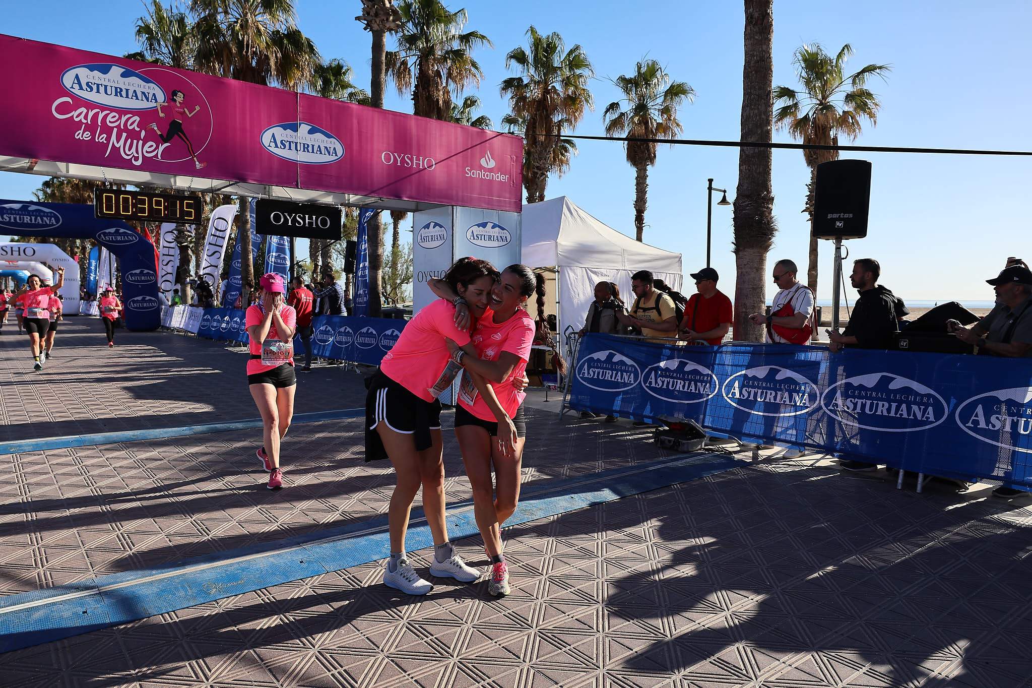 Las mejores fotos de la Carrera de la Mujer Central Lechera Asturiana de Valencia 2024. 0548