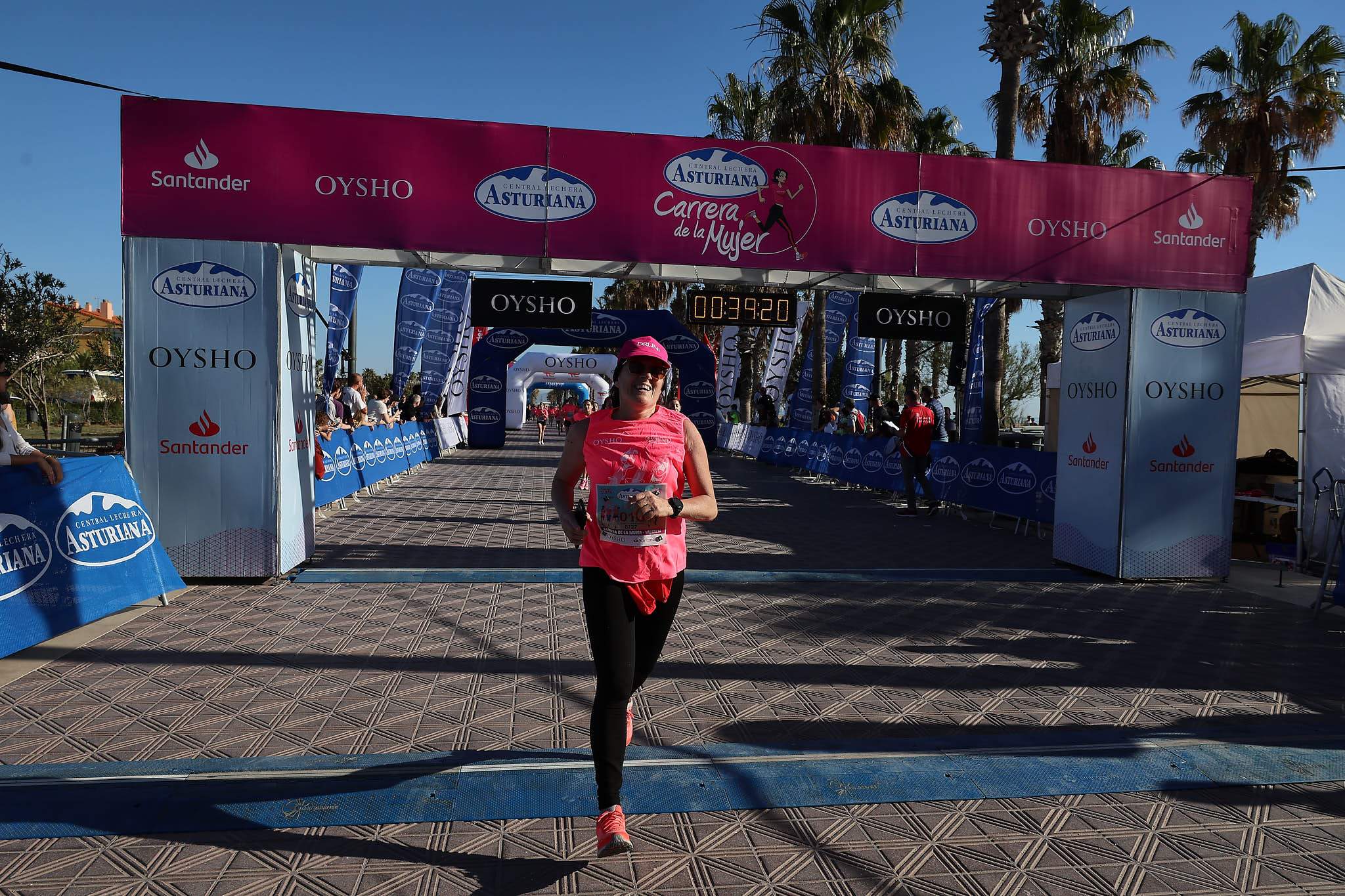 Las mejores fotos de la Carrera de la Mujer Central Lechera Asturiana de Valencia 2024. 0551