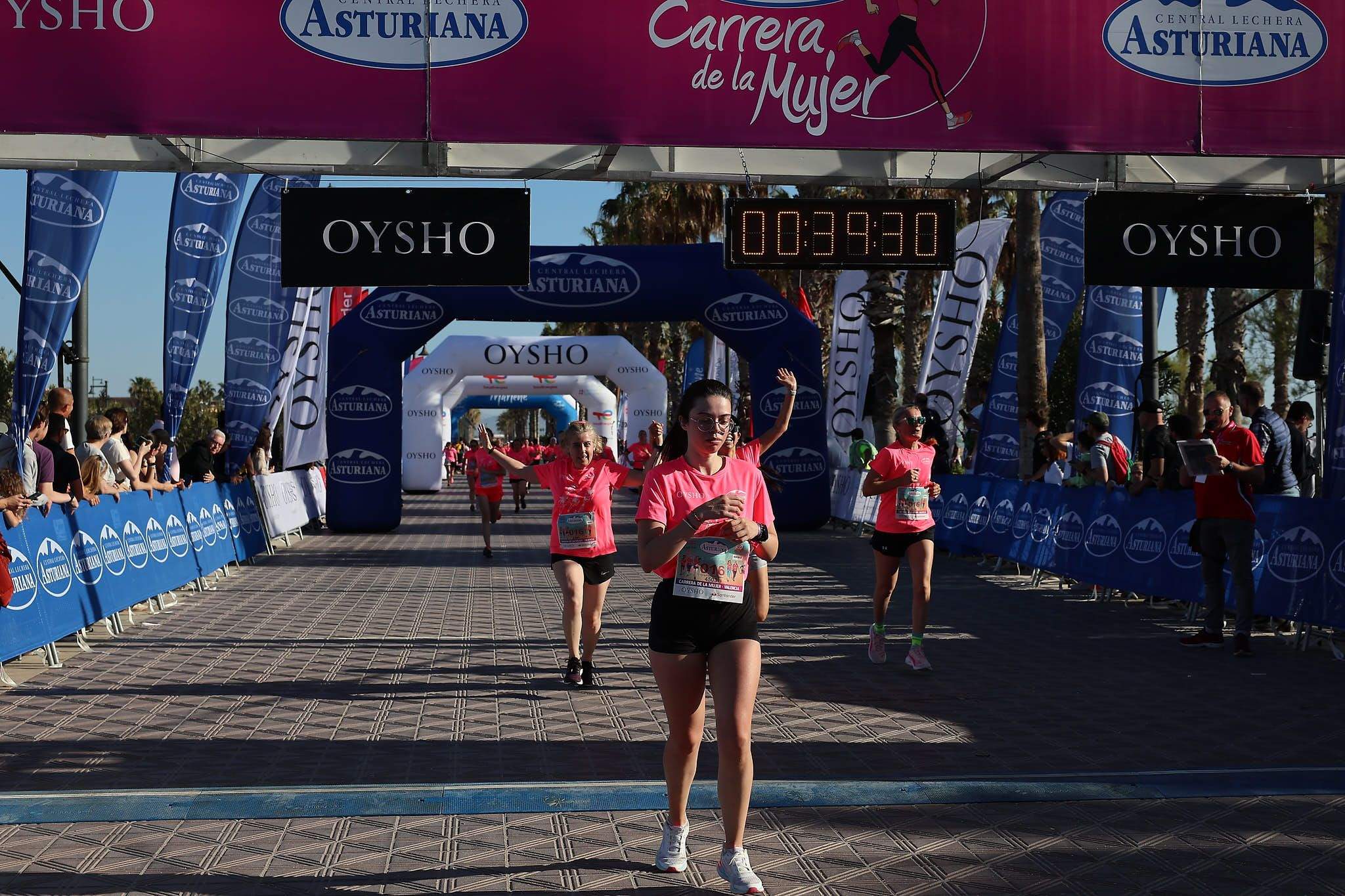 Las mejores fotos de la Carrera de la Mujer Central Lechera Asturiana de Valencia 2024. 0557