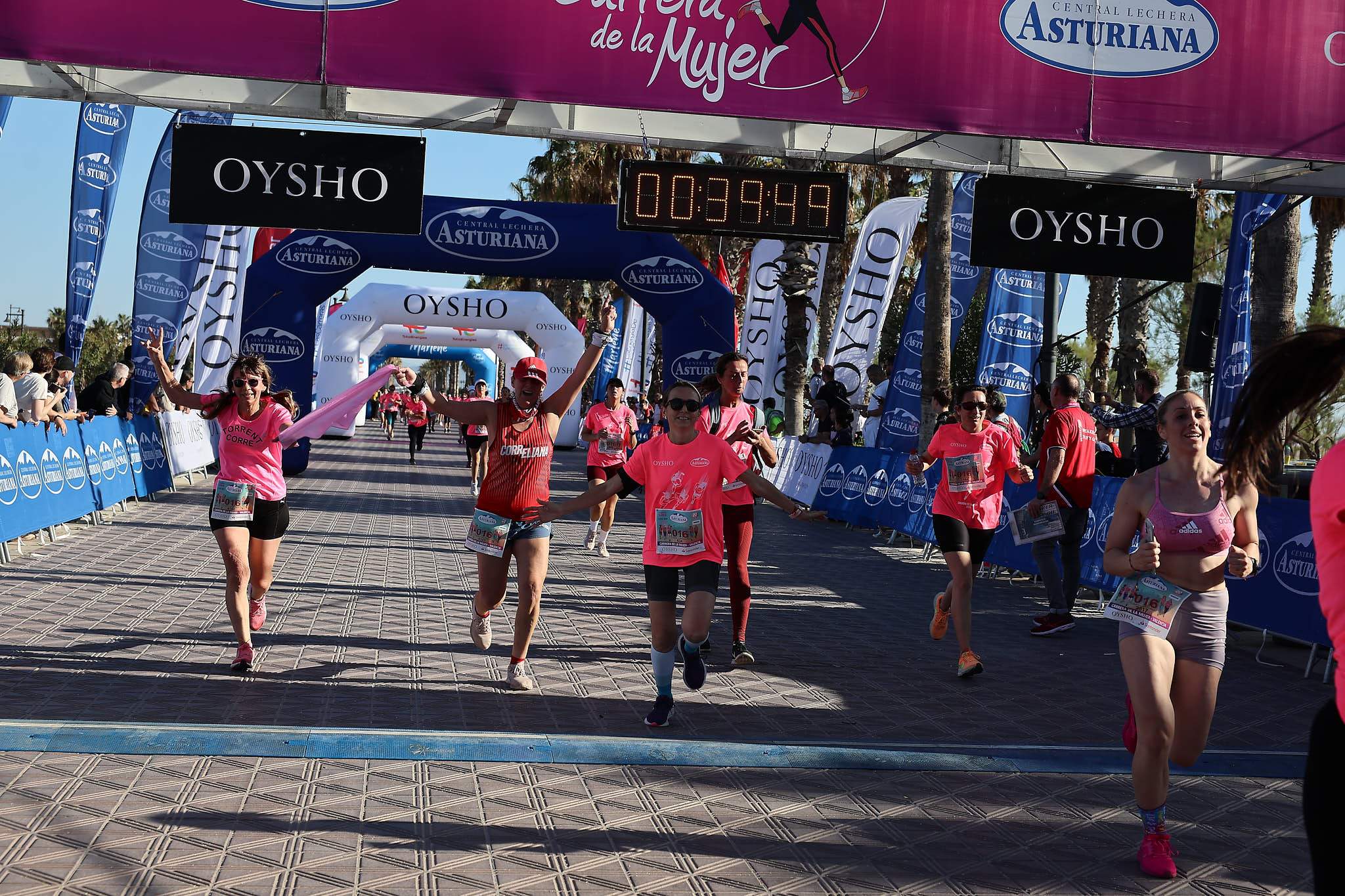 Las mejores fotos de la Carrera de la Mujer Central Lechera Asturiana de Valencia 2024. 0567
