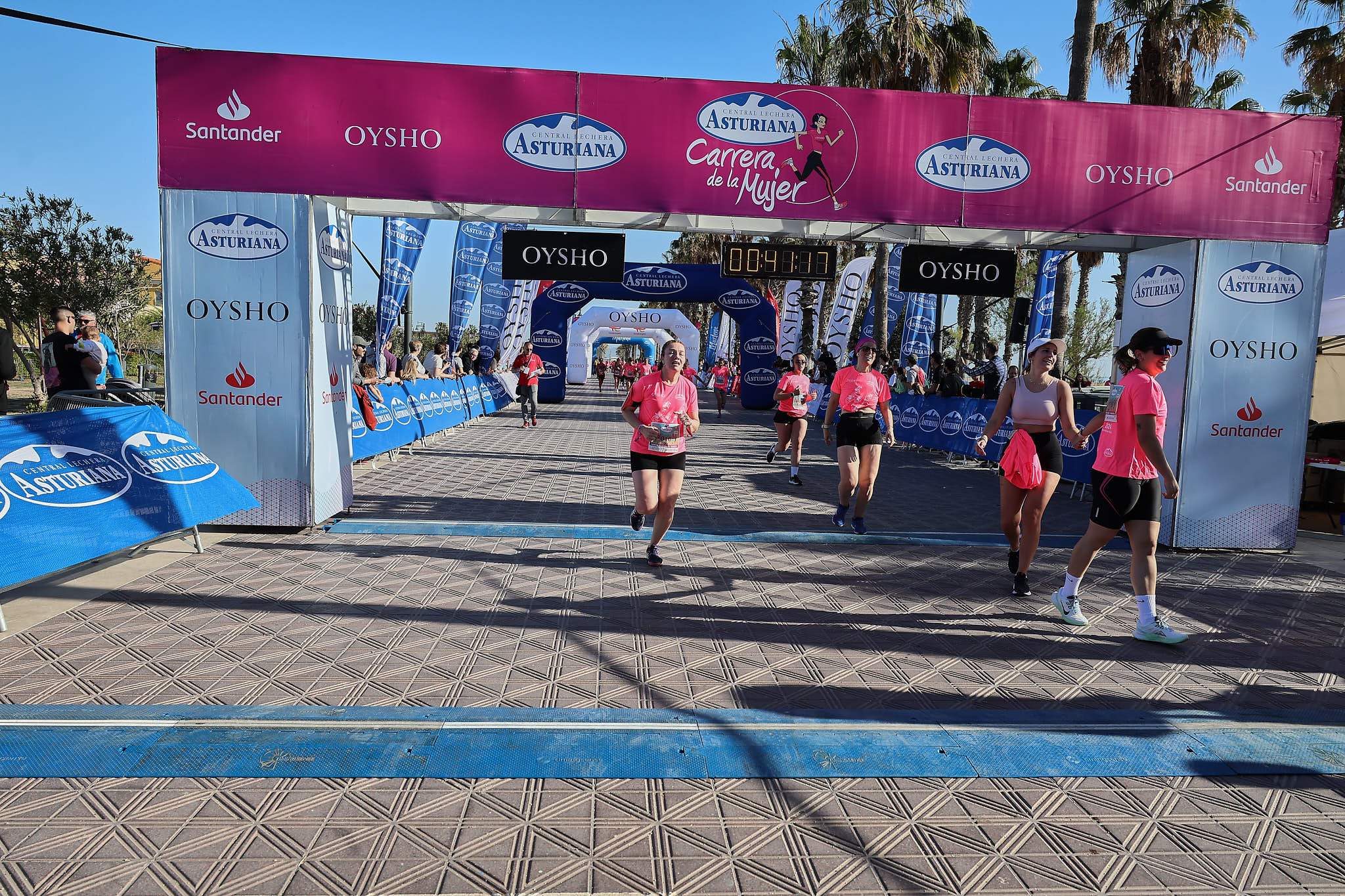 Las mejores fotos de la Carrera de la Mujer Central Lechera Asturiana de Valencia 2024. 0612