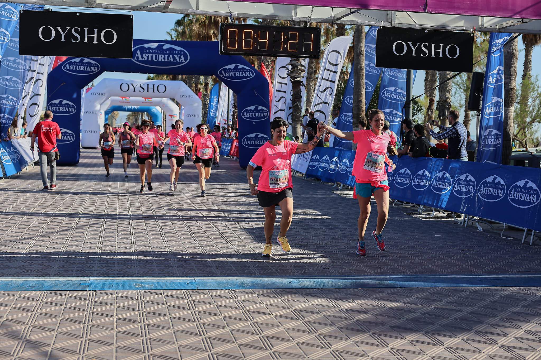 Las mejores fotos de la Carrera de la Mujer Central Lechera Asturiana de Valencia 2024. 0614