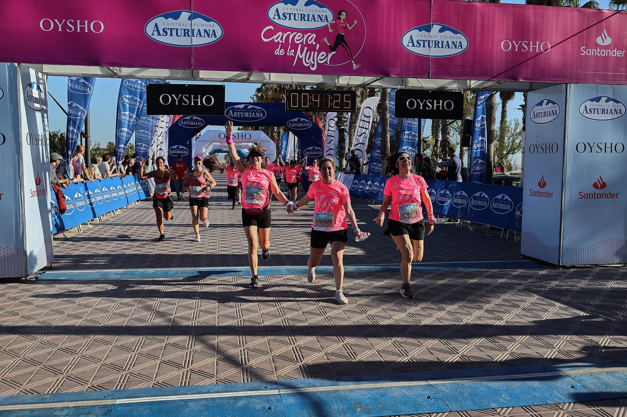 Las mejores fotos de la Carrera de la Mujer Central Lechera Asturiana de Valencia 2024. 0616