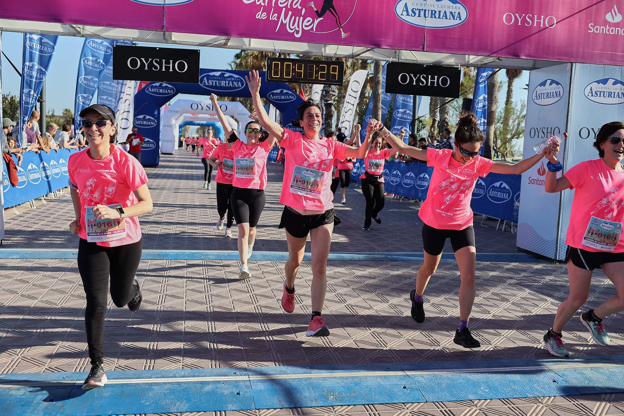 Las mejores fotos de la Carrera de la Mujer Central Lechera Asturiana de Valencia 2024. 0619