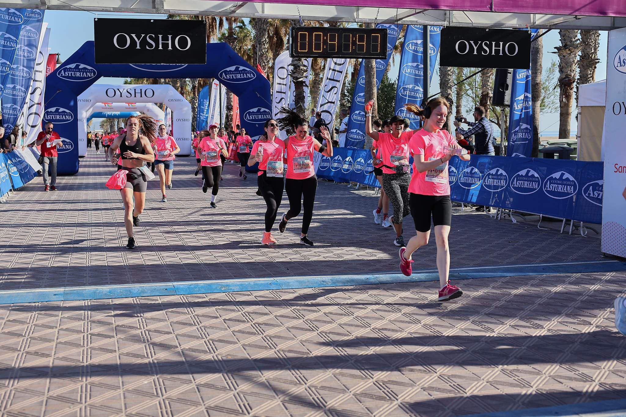 Las mejores fotos de la Carrera de la Mujer Central Lechera Asturiana de Valencia 2024. 0624