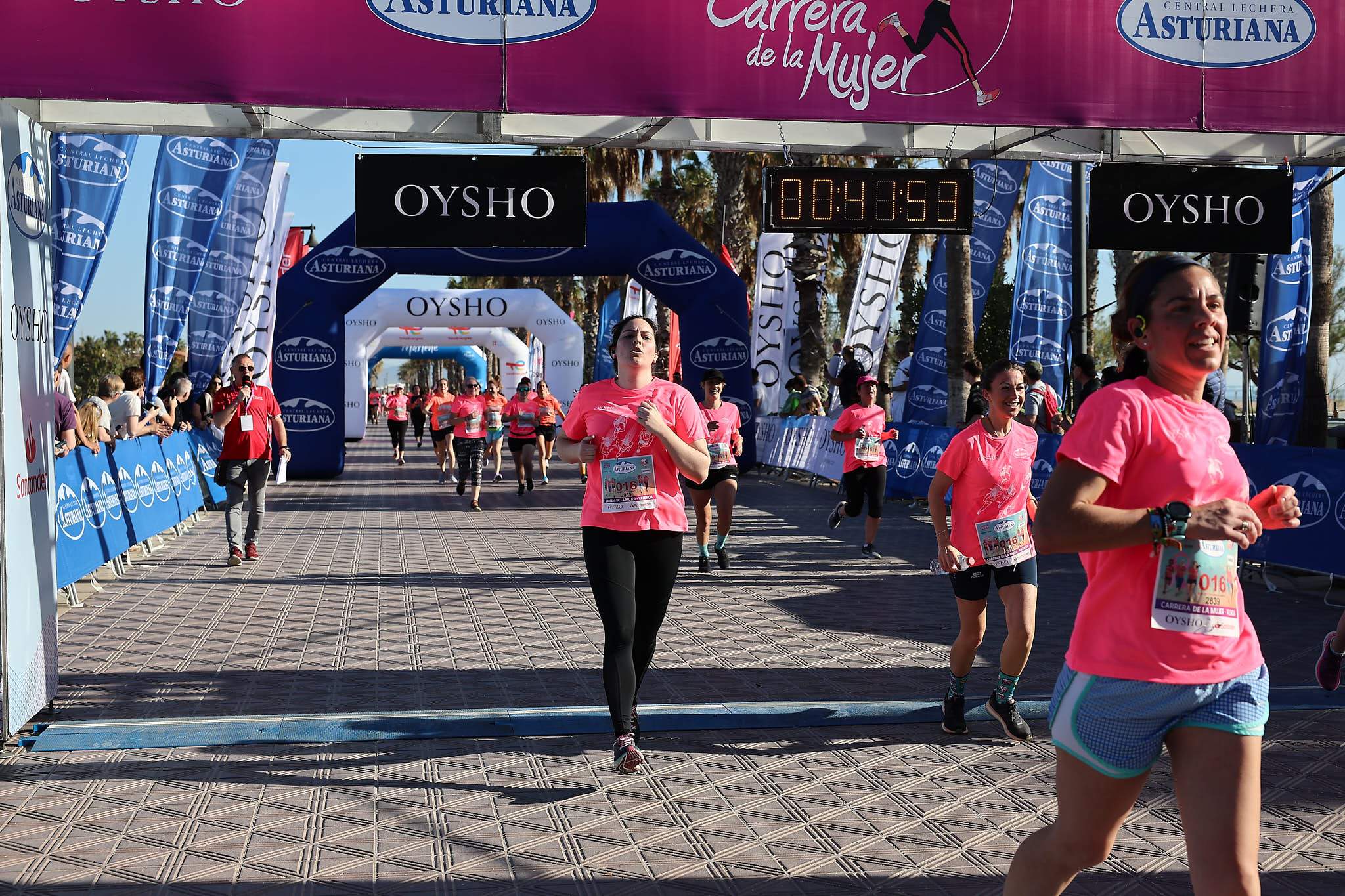 Las mejores fotos de la Carrera de la Mujer Central Lechera Asturiana de Valencia 2024. 0630