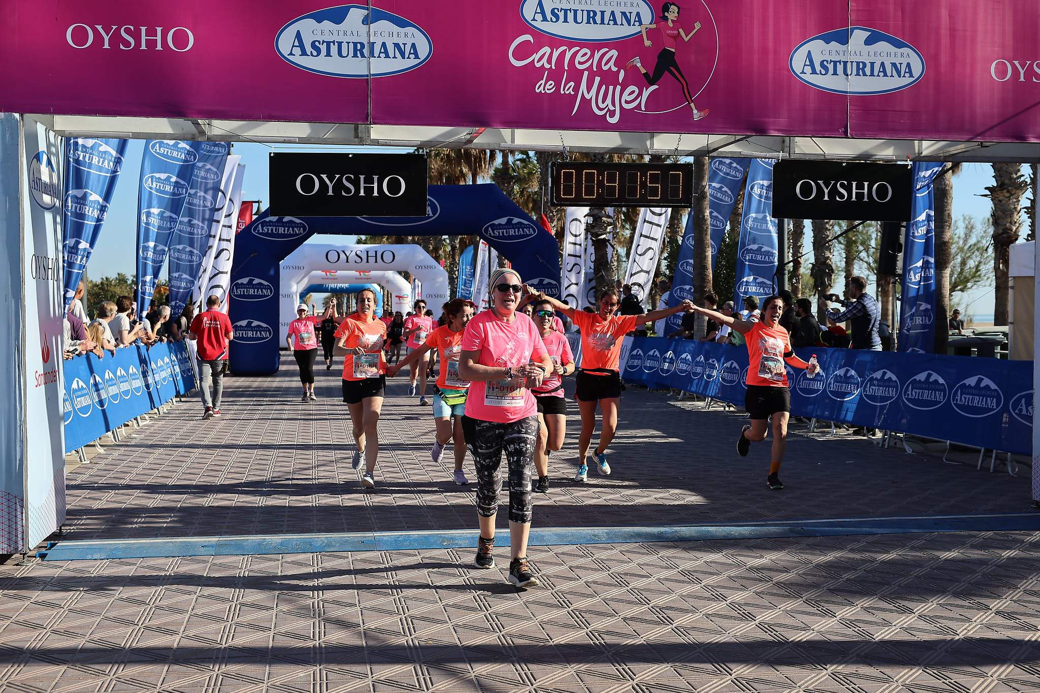 Las mejores fotos de la Carrera de la Mujer Central Lechera Asturiana de Valencia 2024. 0633