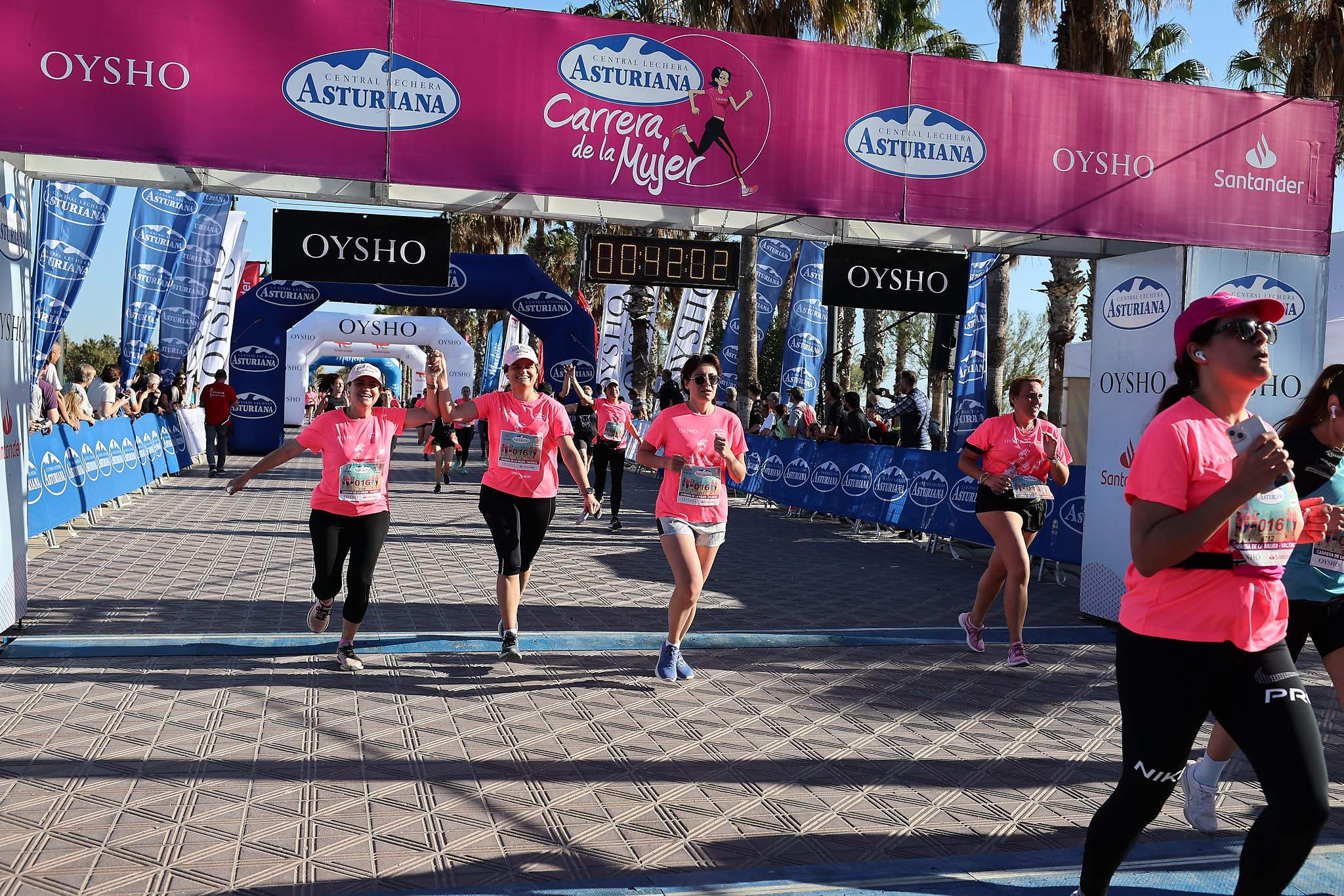 Las mejores fotos de la Carrera de la Mujer Central Lechera Asturiana de Valencia 2024. 0637