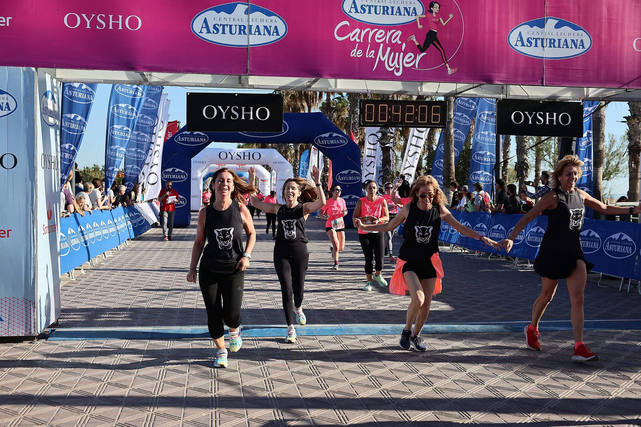 Las mejores fotos de la Carrera de la Mujer Central Lechera Asturiana de Valencia 2024. 0640