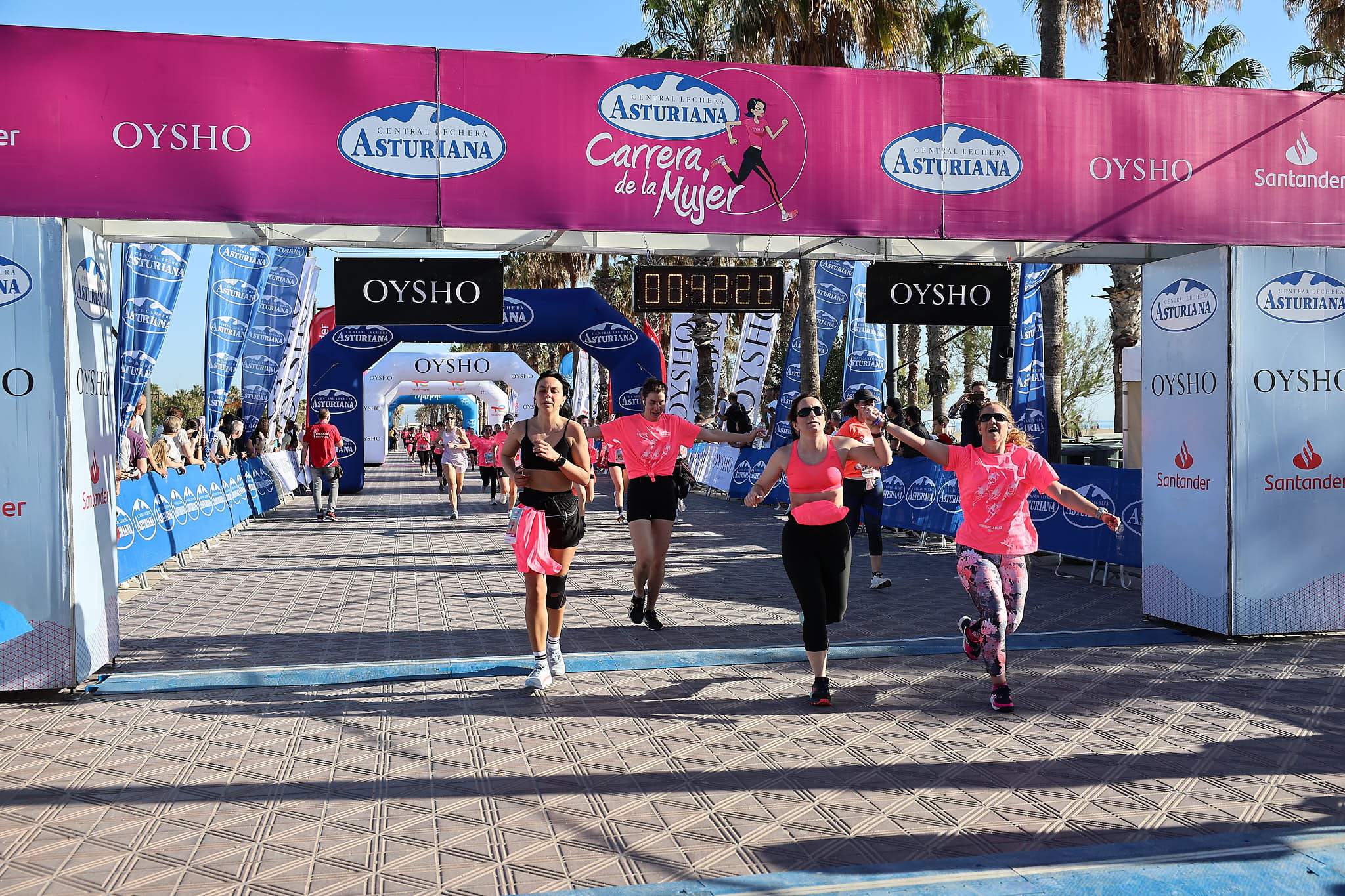 Las mejores fotos de la Carrera de la Mujer Central Lechera Asturiana de Valencia 2024. 0650