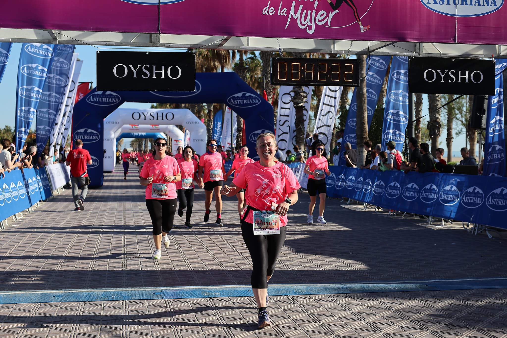 Las mejores fotos de la Carrera de la Mujer Central Lechera Asturiana de Valencia 2024. 0656