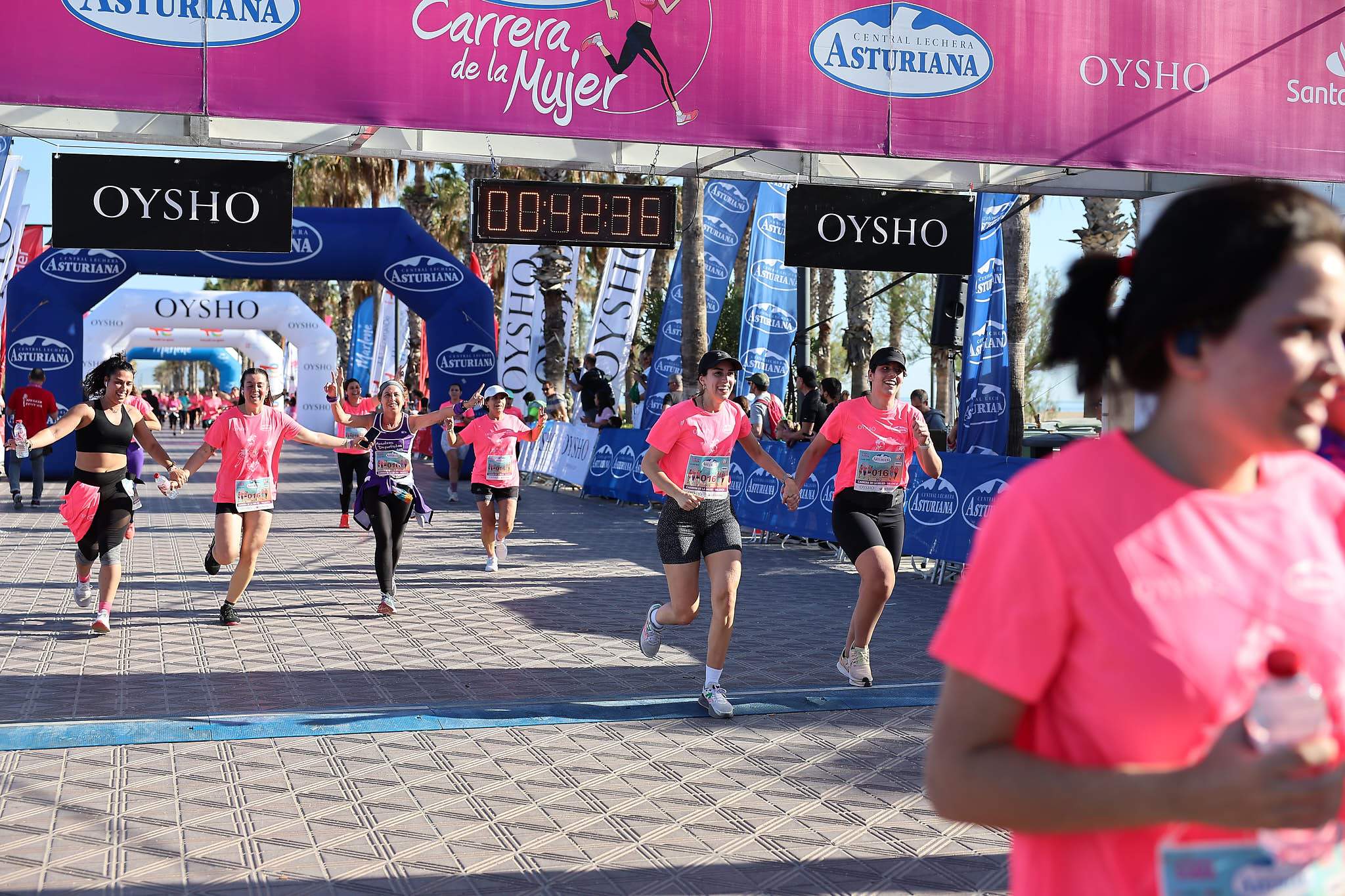 Las mejores fotos de la Carrera de la Mujer Central Lechera Asturiana de Valencia 2024. 0659